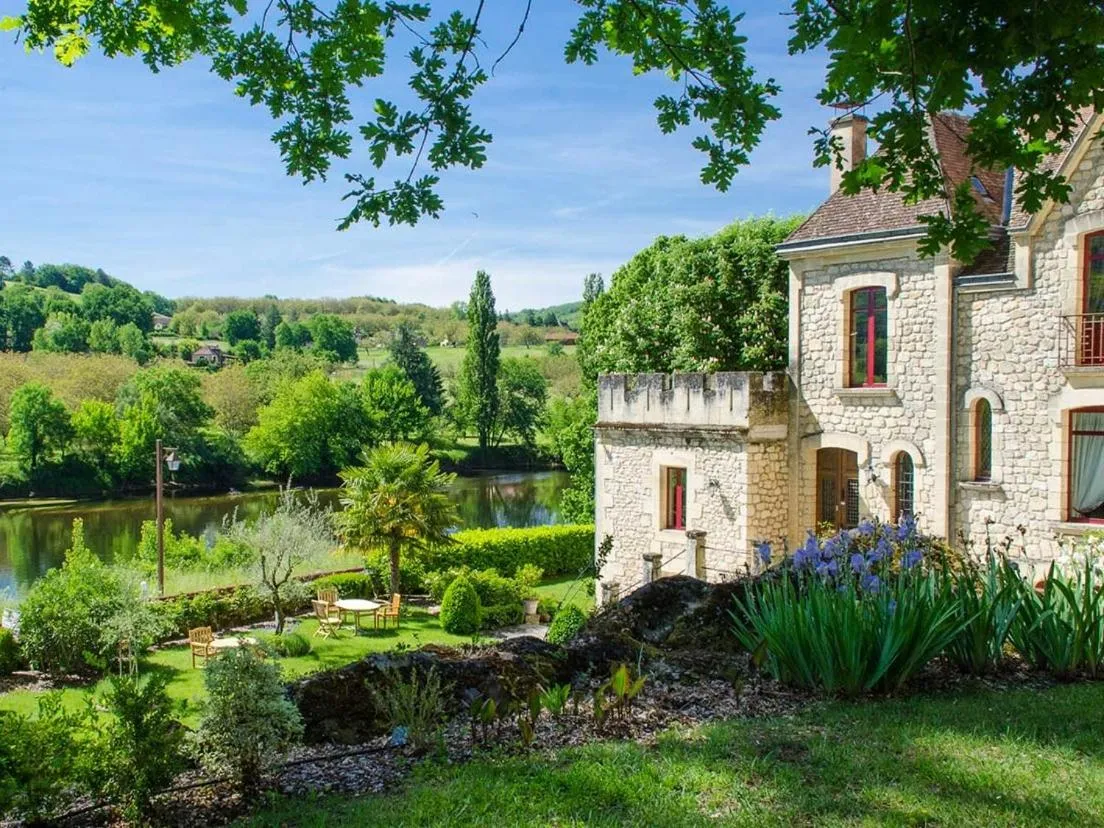 Property building in manoir de la malartrie