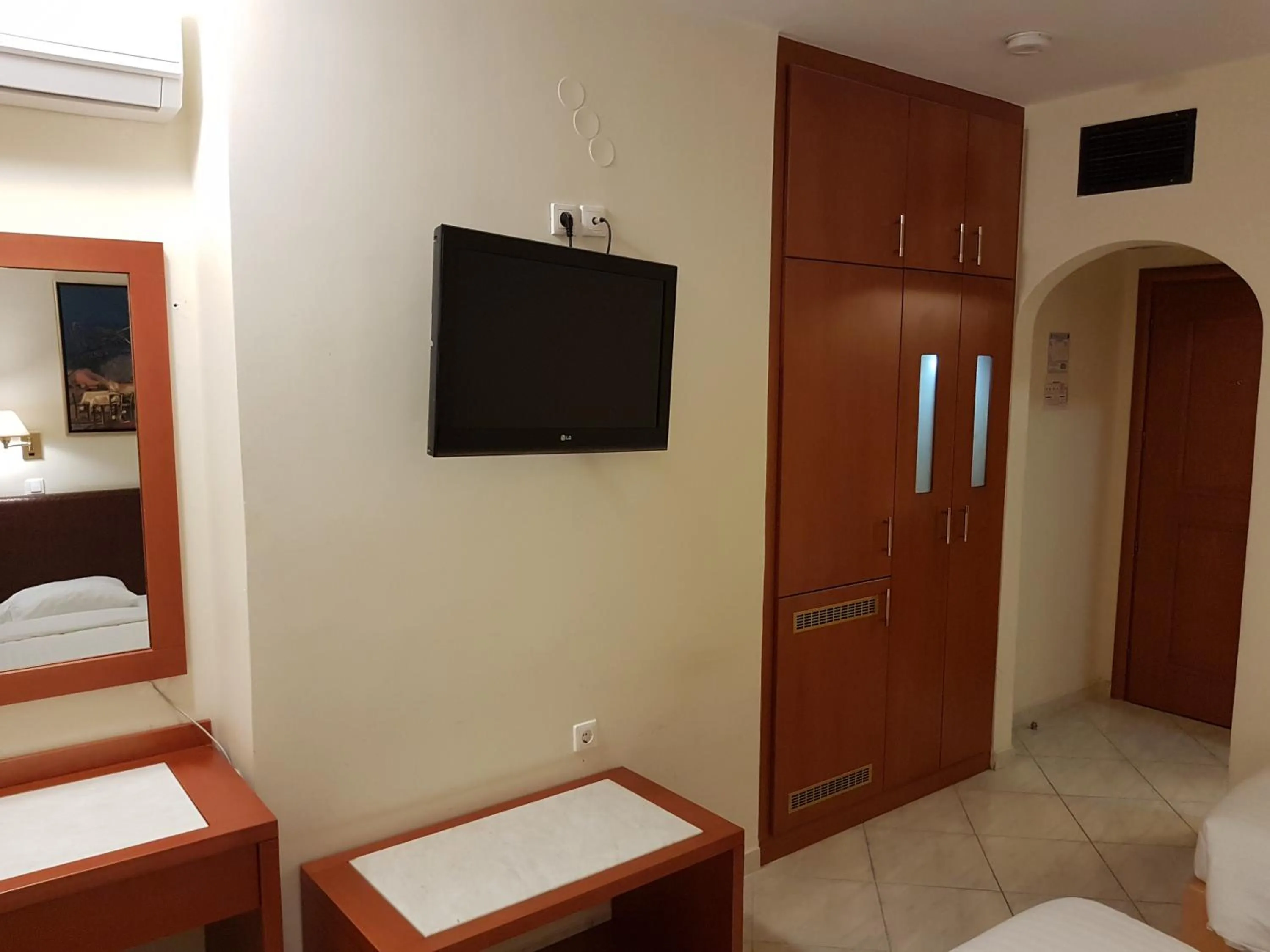 Photo of the whole room in Liberty Hotel