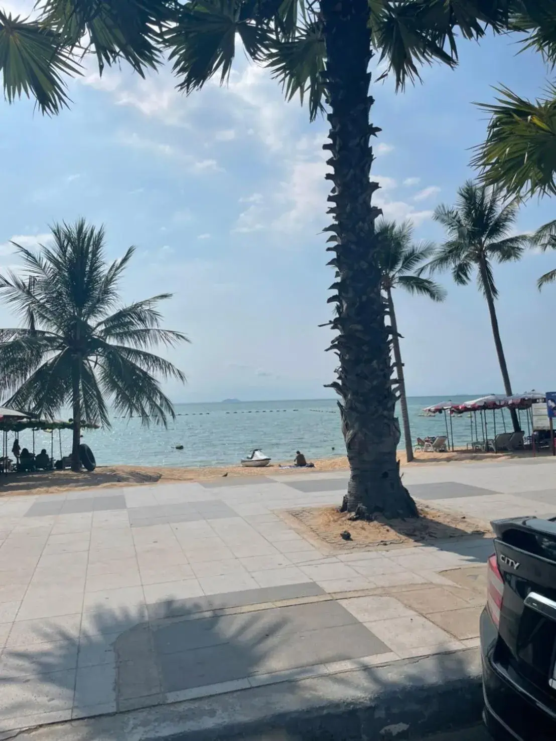 Beach in Grand Residence Jomtien