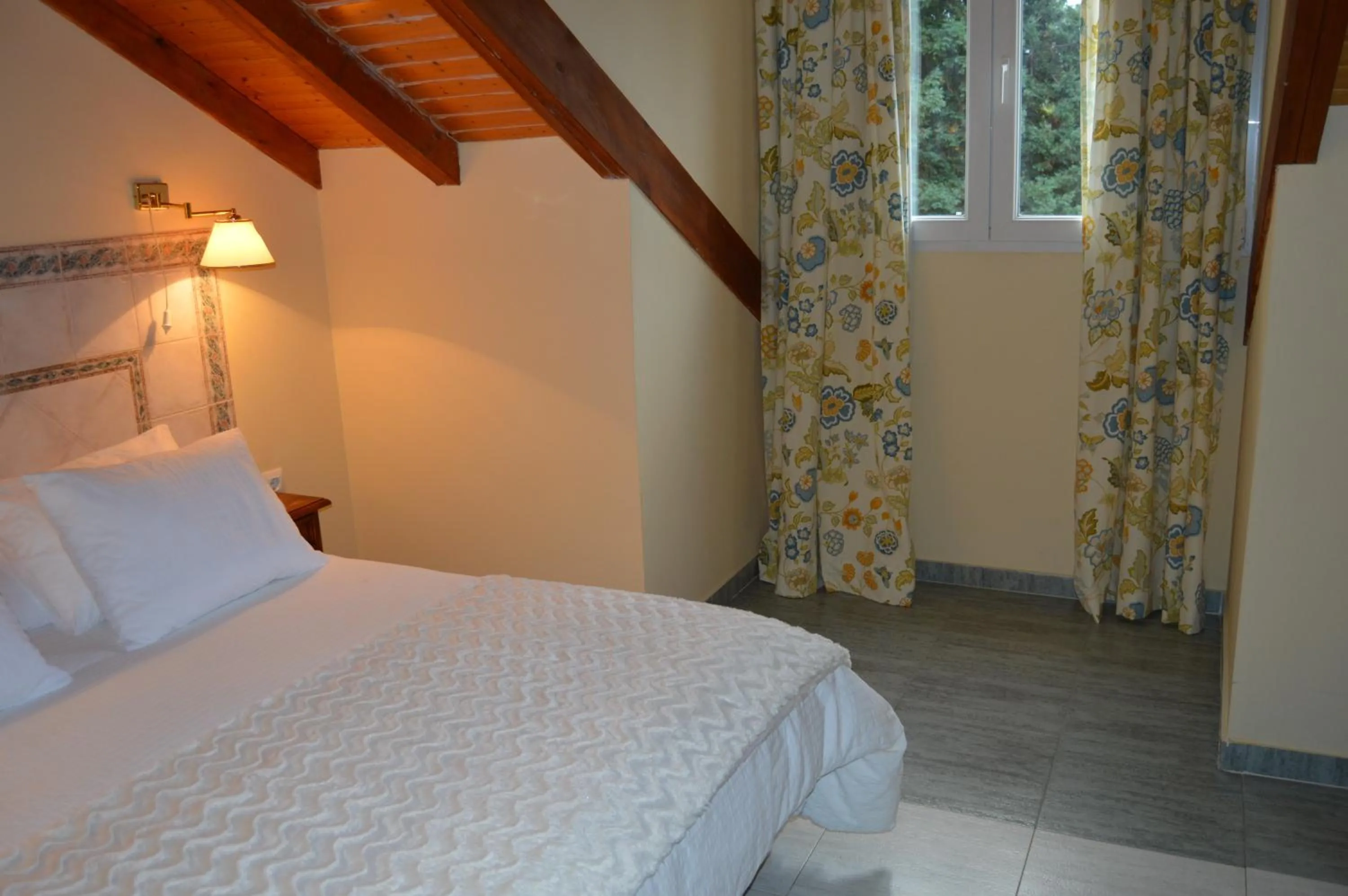 Bed in Hotel Balneario De Alceda