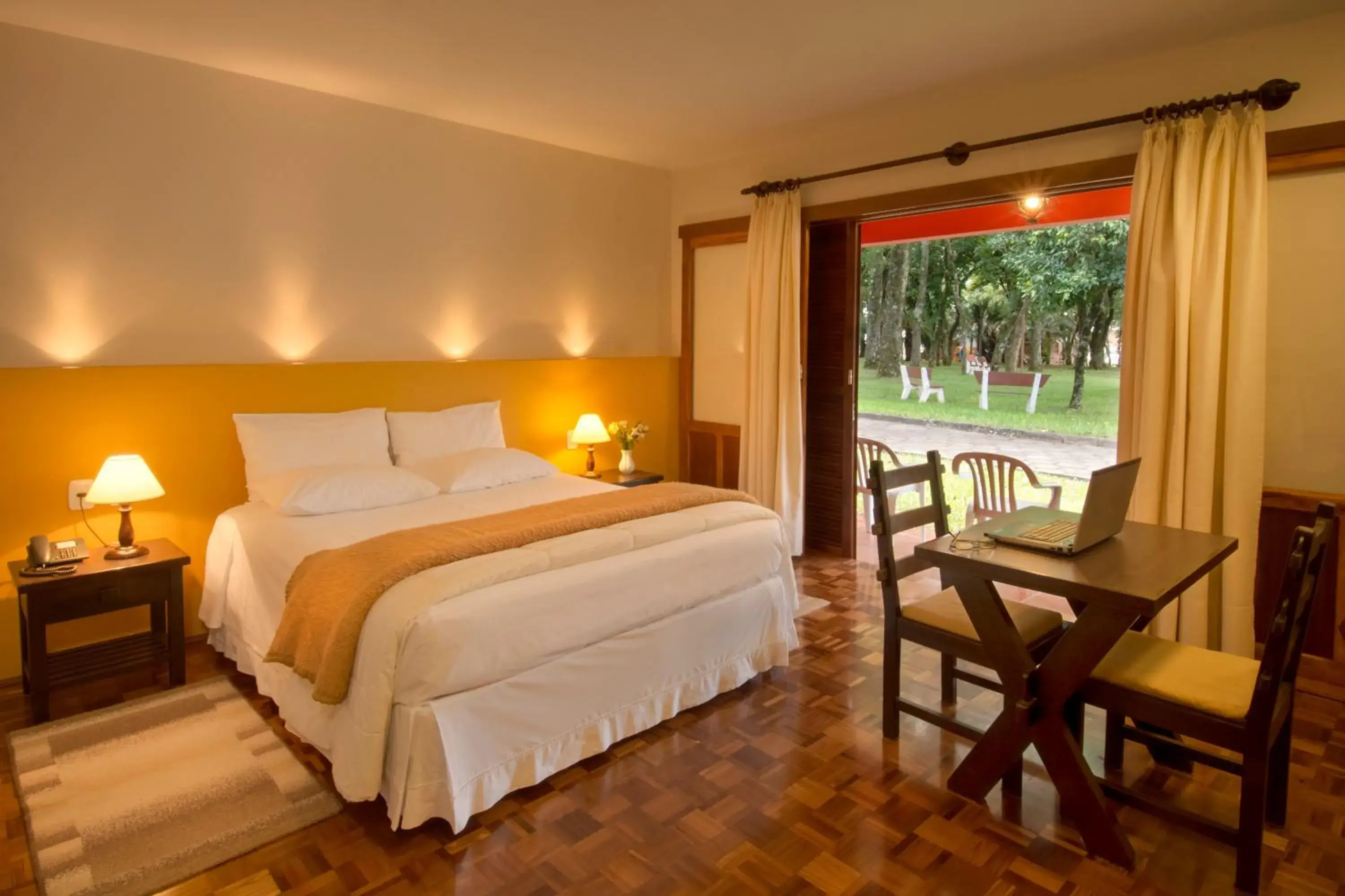 Quadruple Room with Balcony - single occupancy in Hotel Jardim Europa Quadruple Room with Balcony - single occupancy in Hotel Jardim Europa