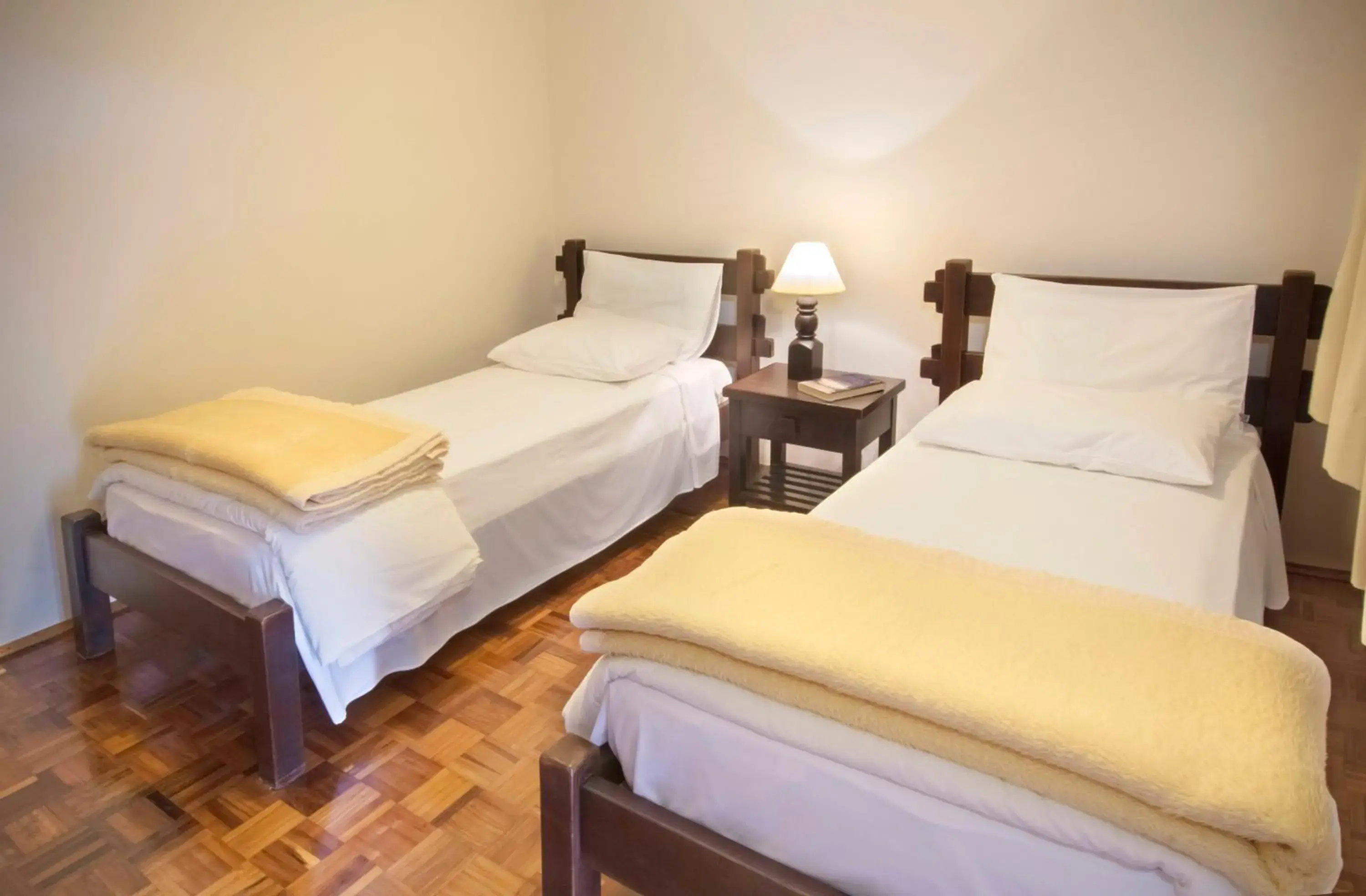Quadruple Room with Balcony - single occupancy in Hotel Jardim Europa Quadruple Room with Balcony - single occupancy in Hotel Jardim Europa