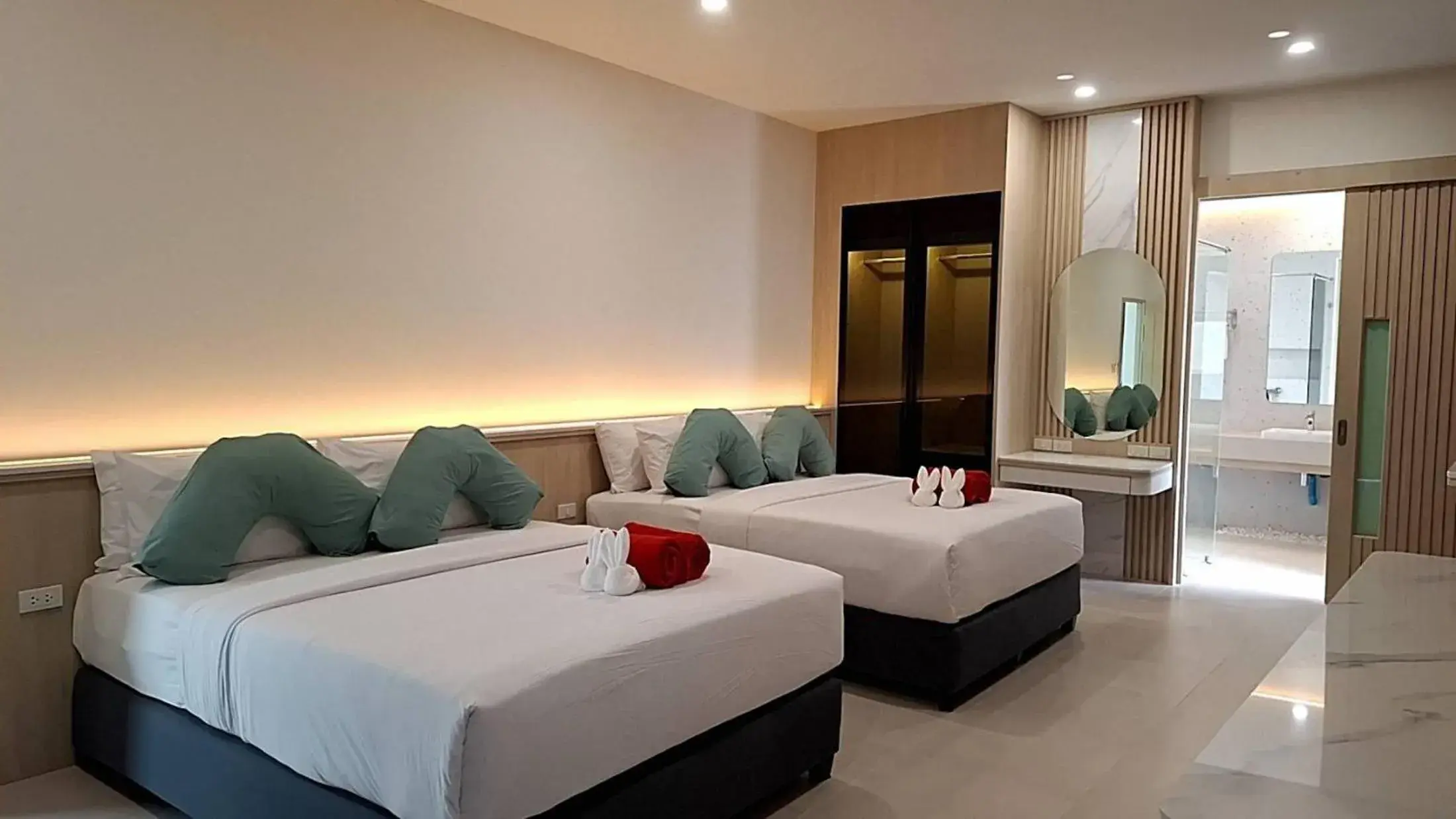 Bed in Grand Jomtien Palace Hotel - SHA Extra Plus Bed in Grand Jomtien Palace Hotel - SHA Extra Plus
