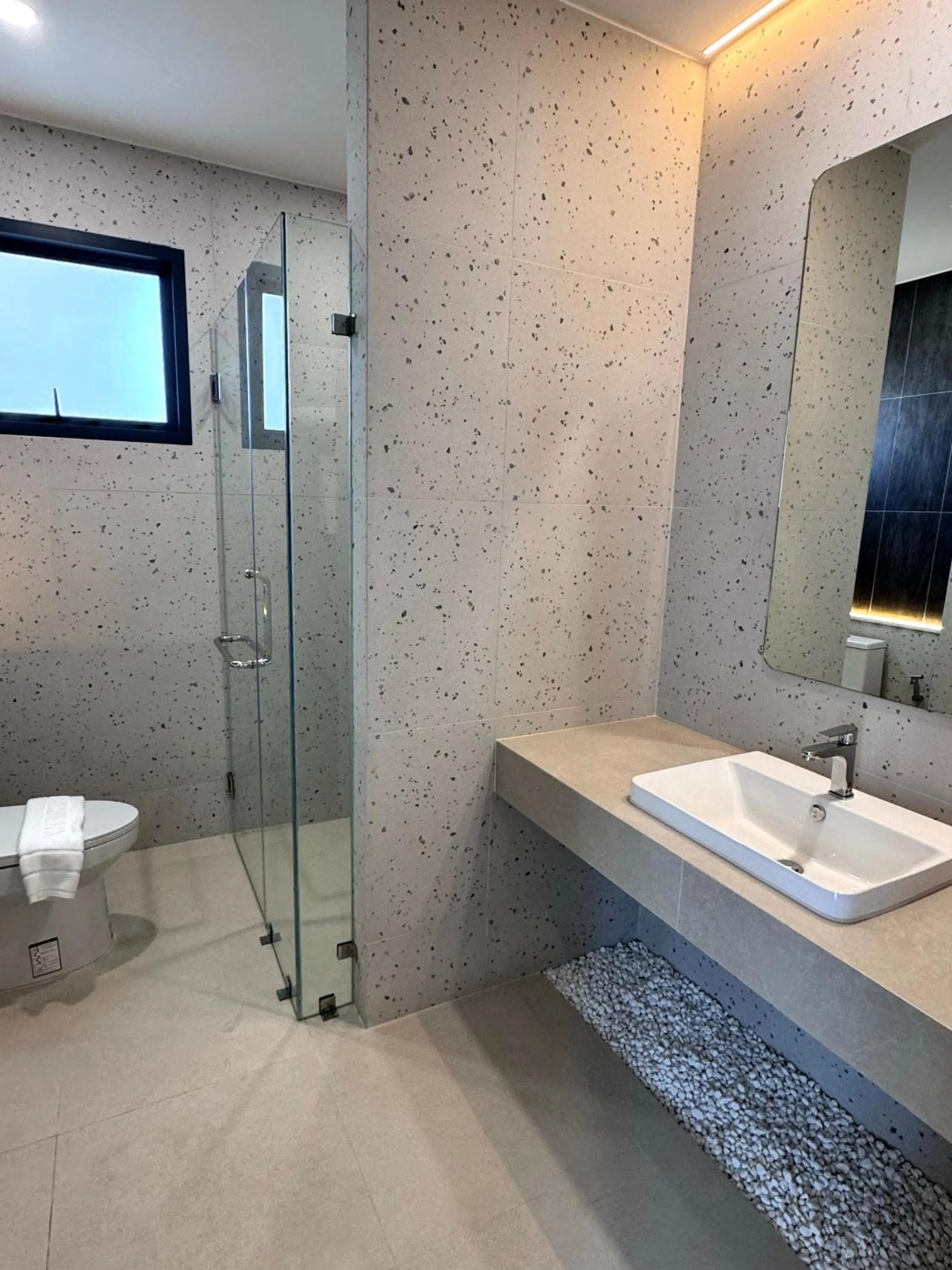 Shower in Grand Jomtien Palace Hotel - SHA Extra Plus