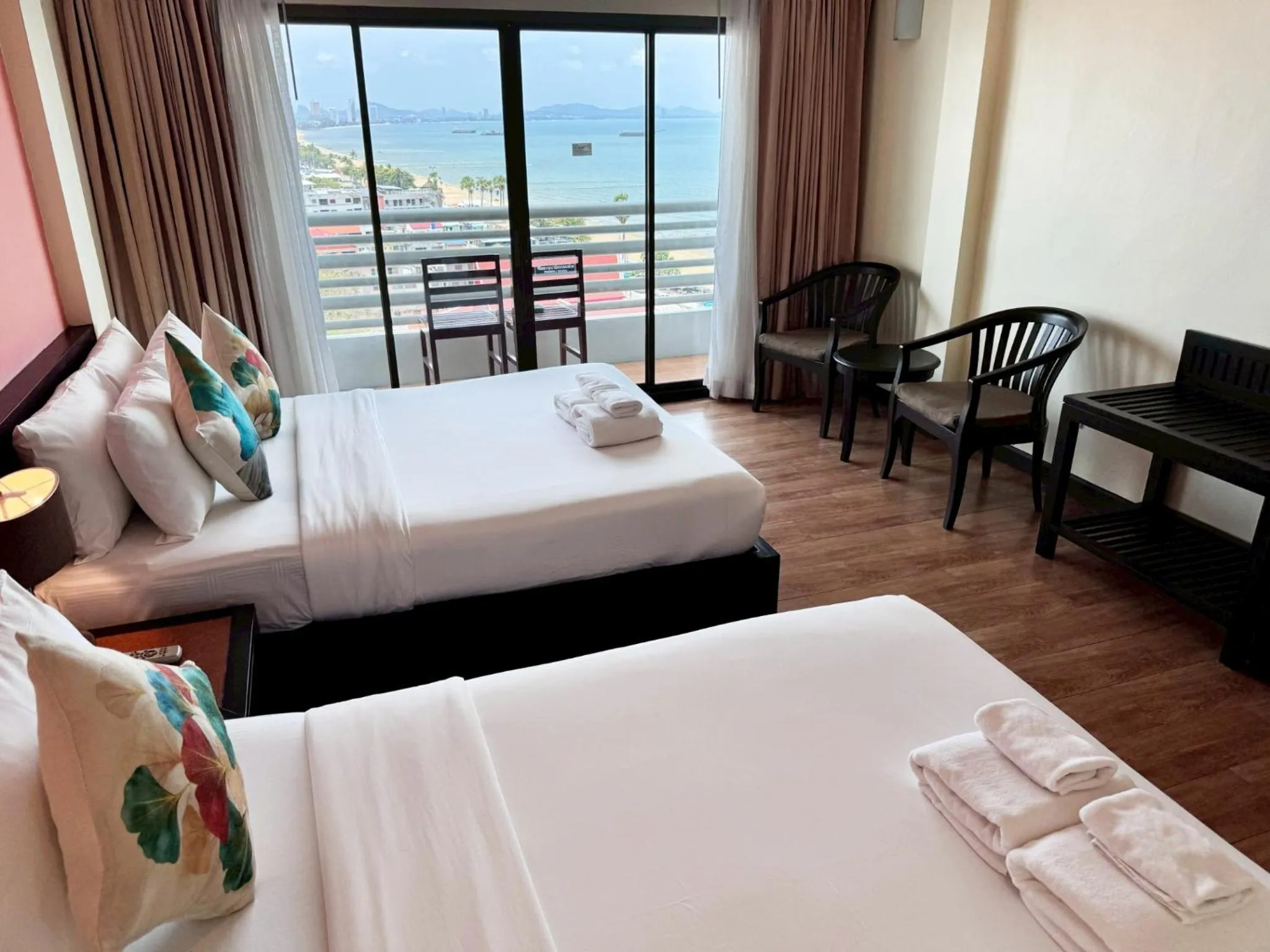 Bed in Grand Jomtien Palace Hotel - SHA Extra Plus