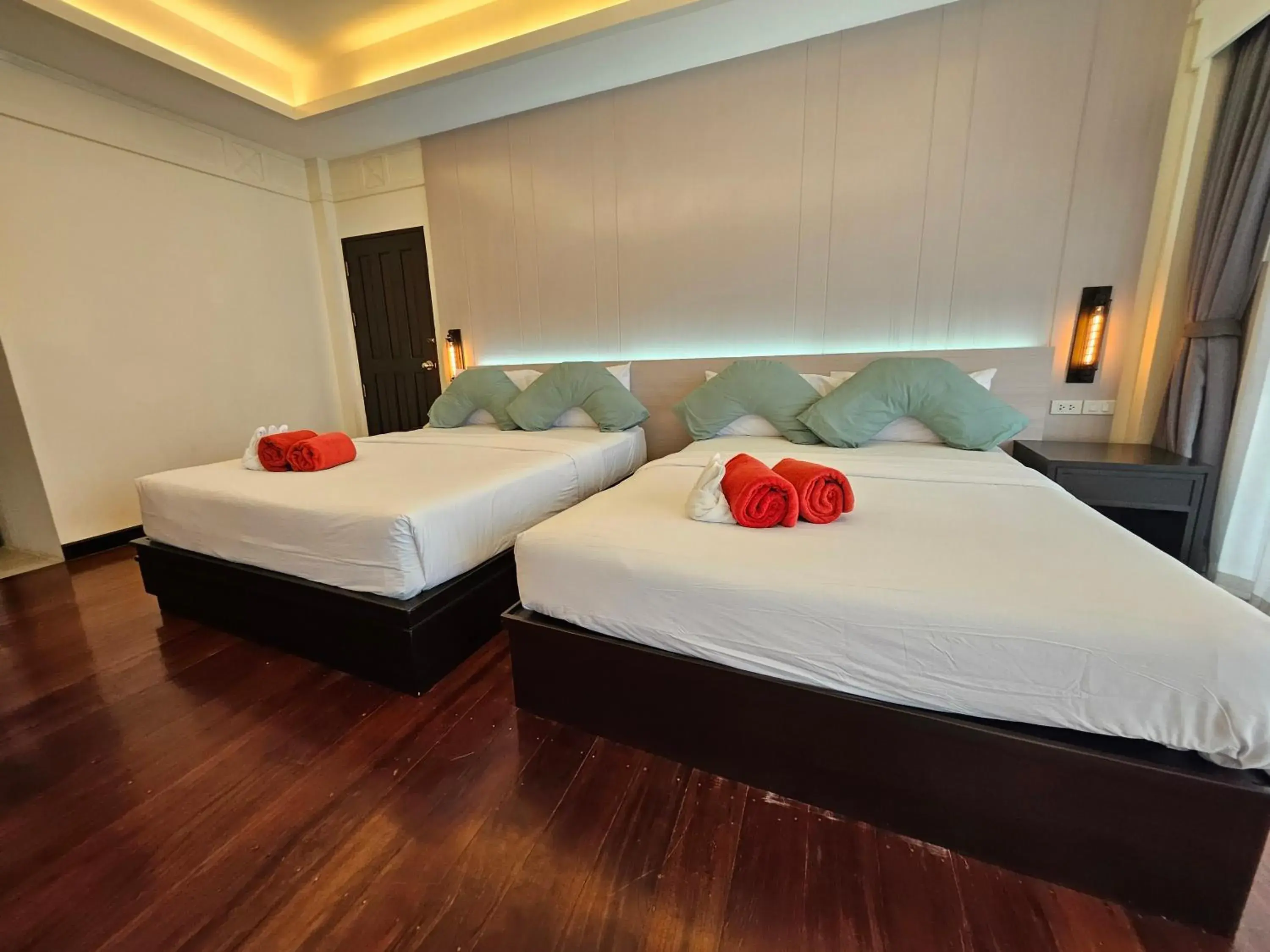 Bed in Grand Jomtien Palace Hotel - SHA Extra Plus Bed in Grand Jomtien Palace Hotel - SHA Extra Plus