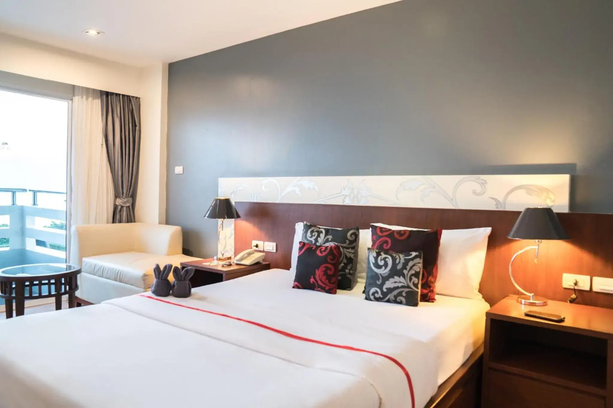 Bed in Grand Jomtien Palace Hotel - SHA Extra Plus Bed in Grand Jomtien Palace Hotel - SHA Extra Plus