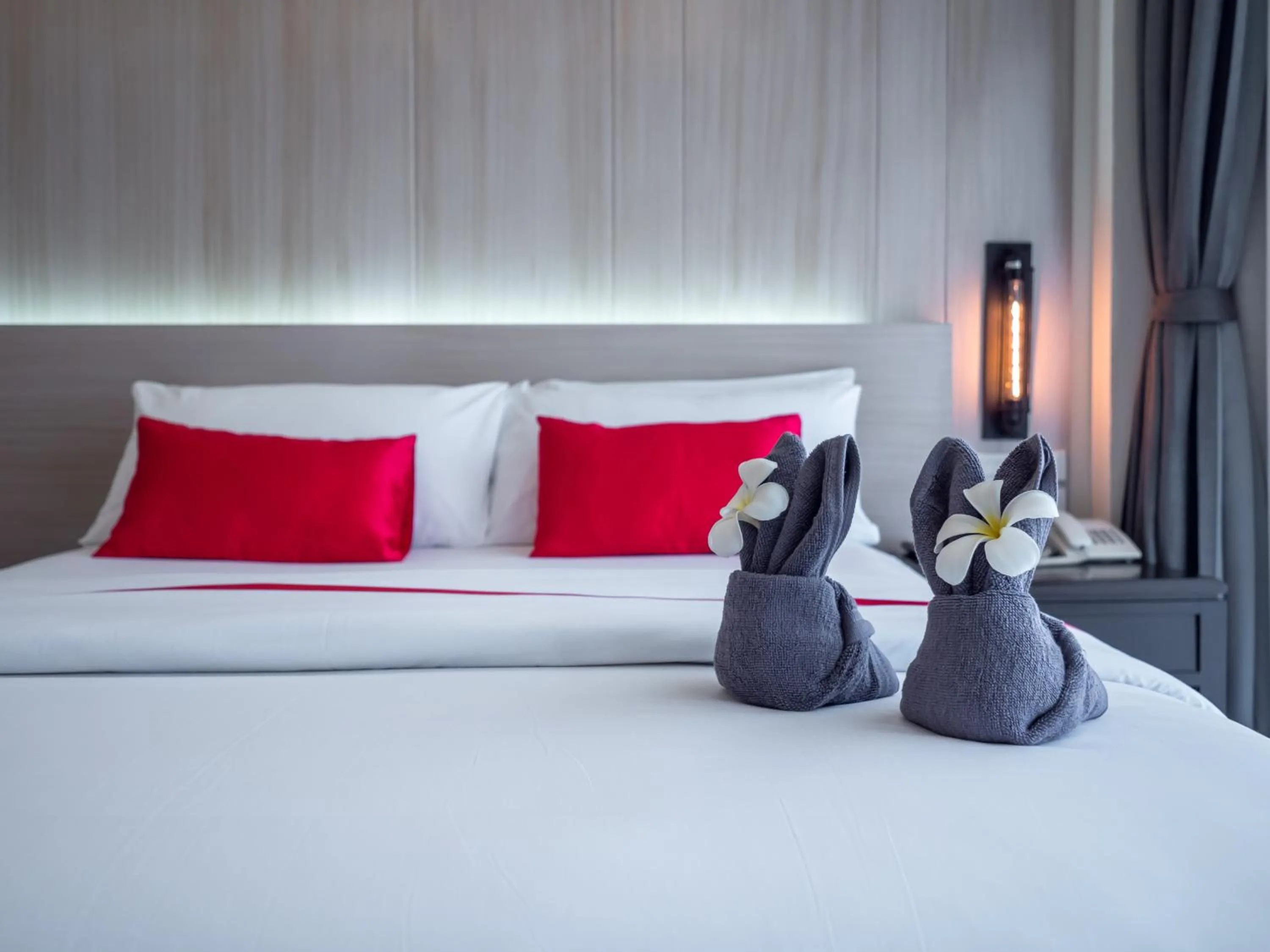 Bed in Grand Jomtien Palace Hotel - SHA Extra Plus