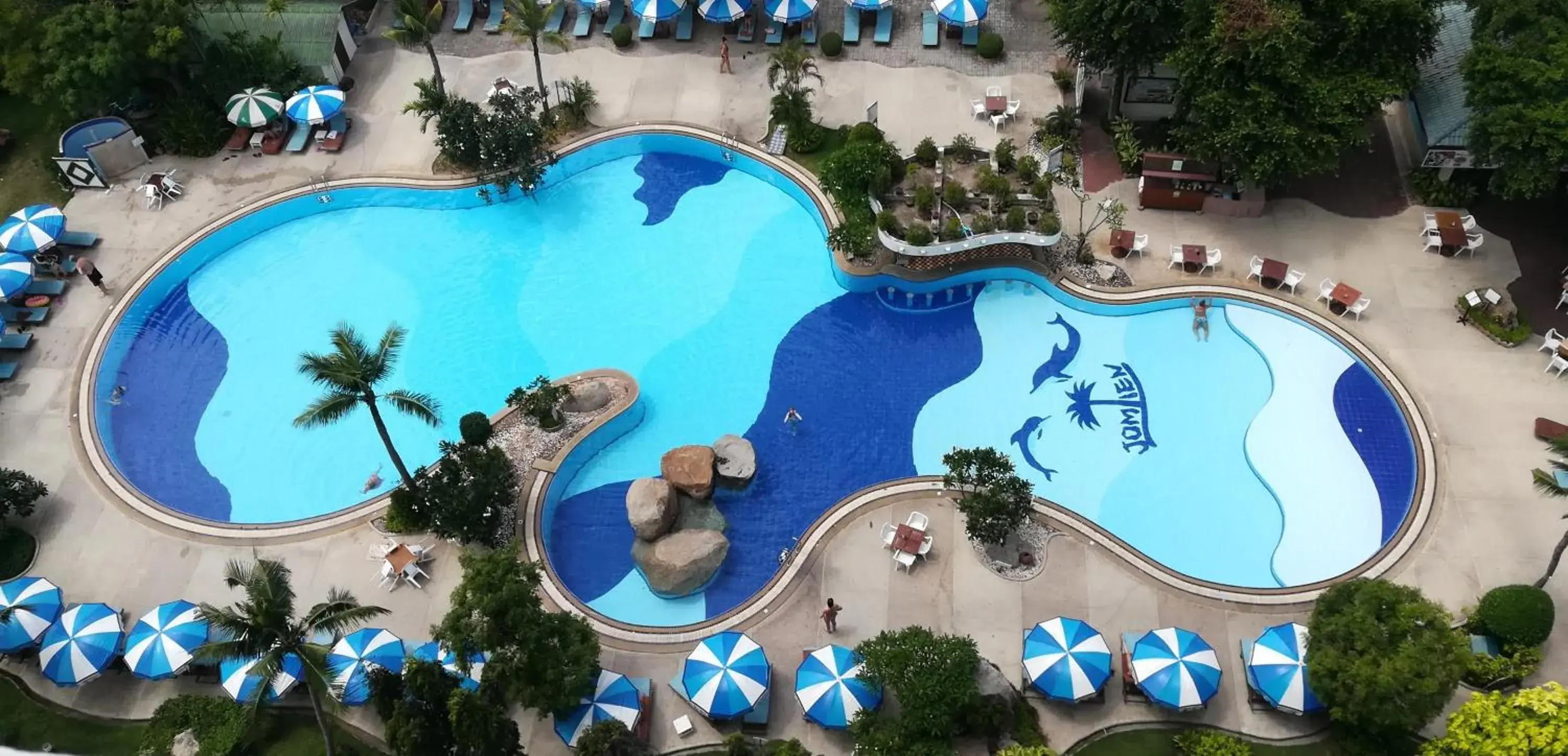Pool view in Grand Jomtien Palace Hotel - SHA Extra Plus Pool view in Grand Jomtien Palace Hotel - SHA Extra Plus