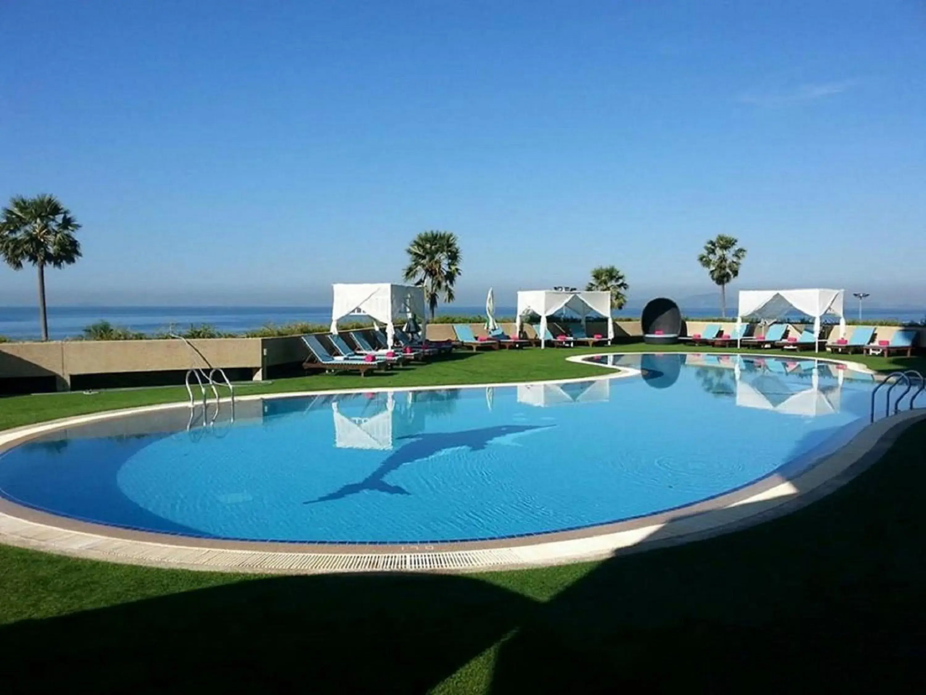 Swimming pool in Grand Jomtien Palace Hotel - SHA Extra Plus Swimming pool in Grand Jomtien Palace Hotel - SHA Extra Plus