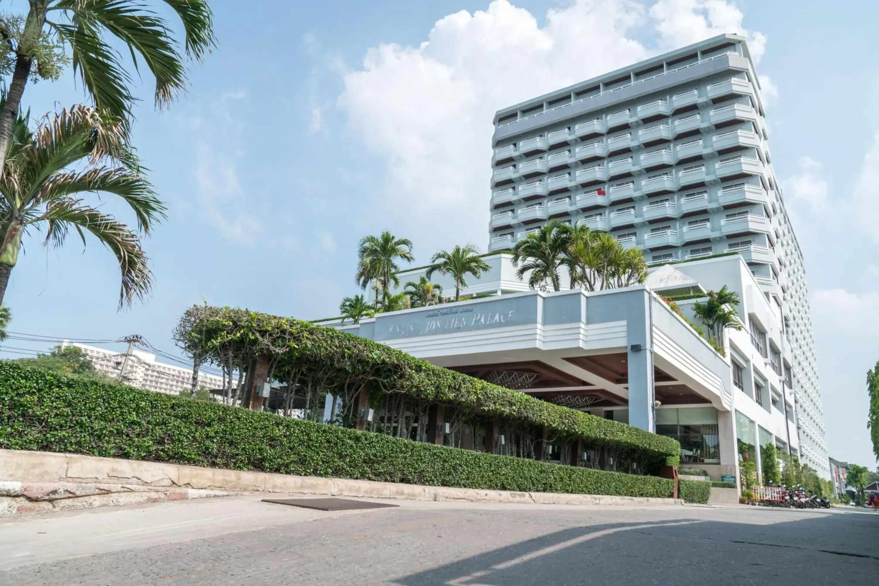 Property building in Grand Jomtien Palace Hotel - SHA Extra Plus Property building in Grand Jomtien Palace Hotel - SHA Extra Plus