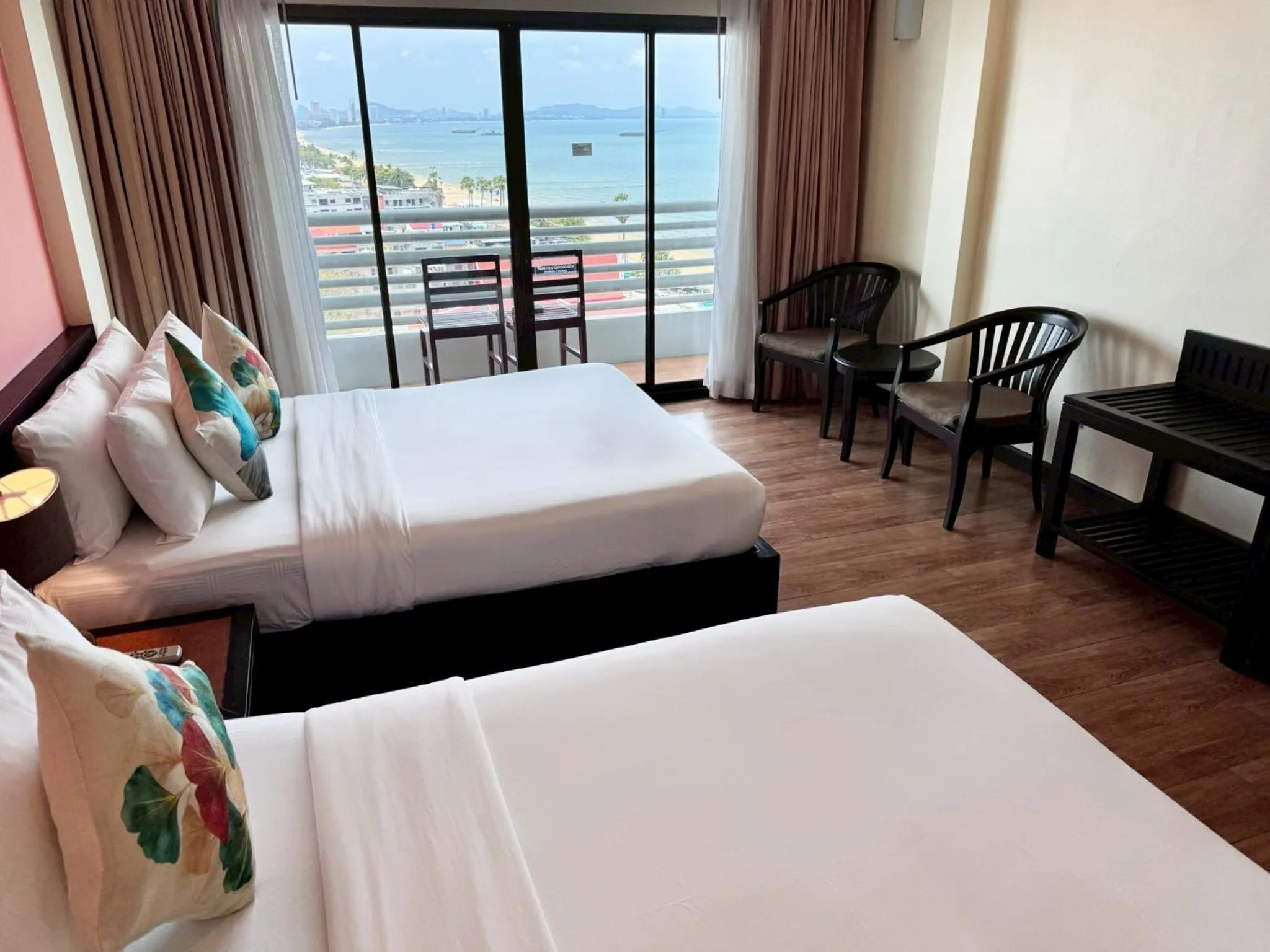 Bed in Grand Jomtien Palace Hotel - SHA Extra Plus