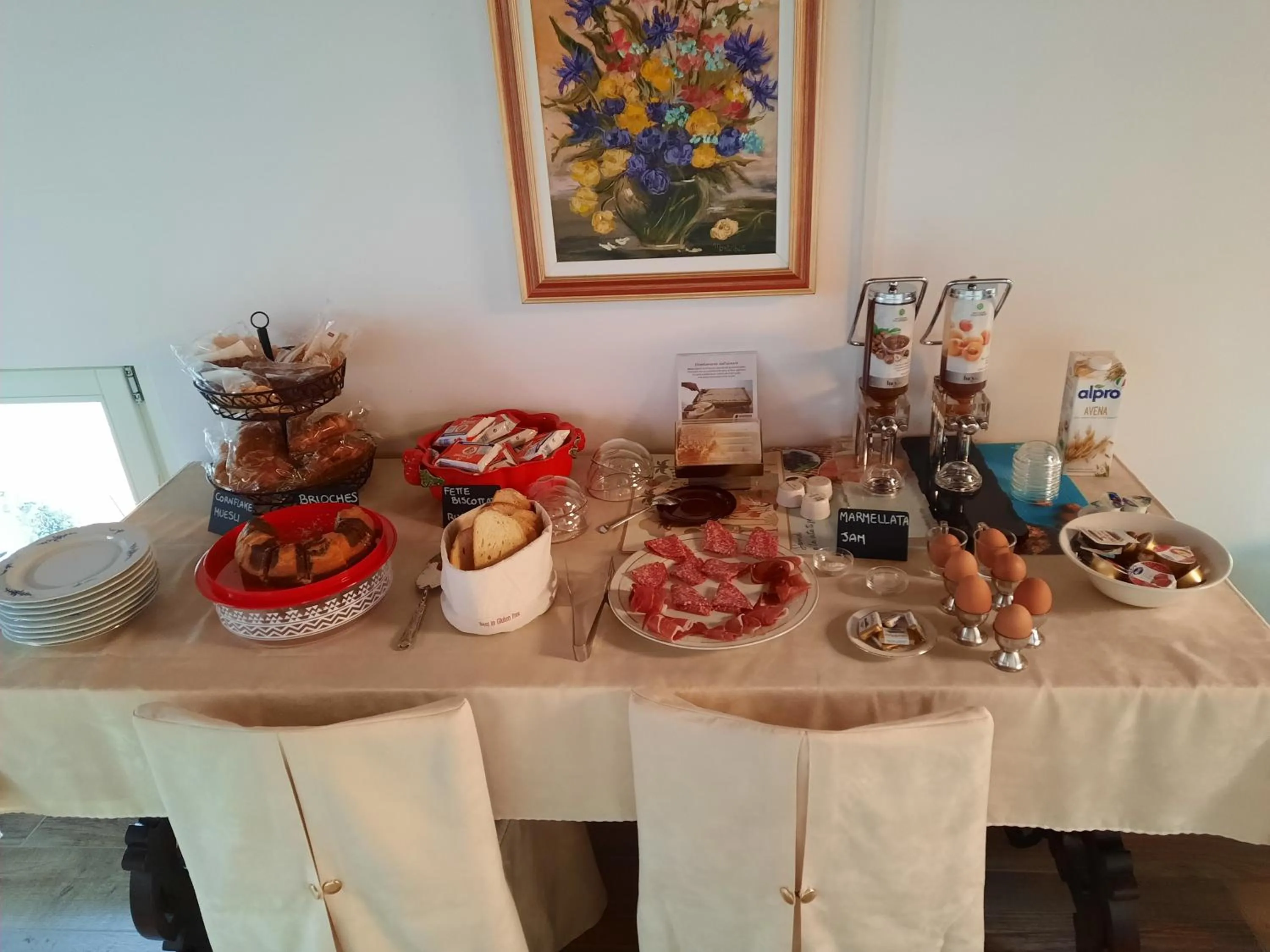 Buffet breakfast in B&B Casa Santa Lucia