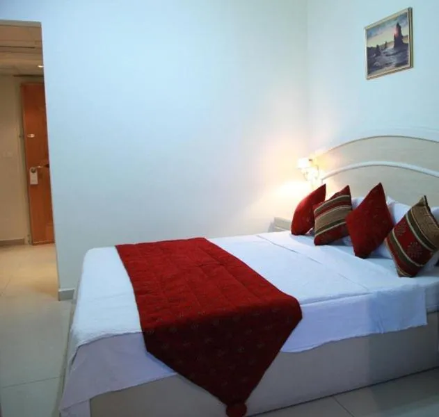 Bed in Elysee Residence