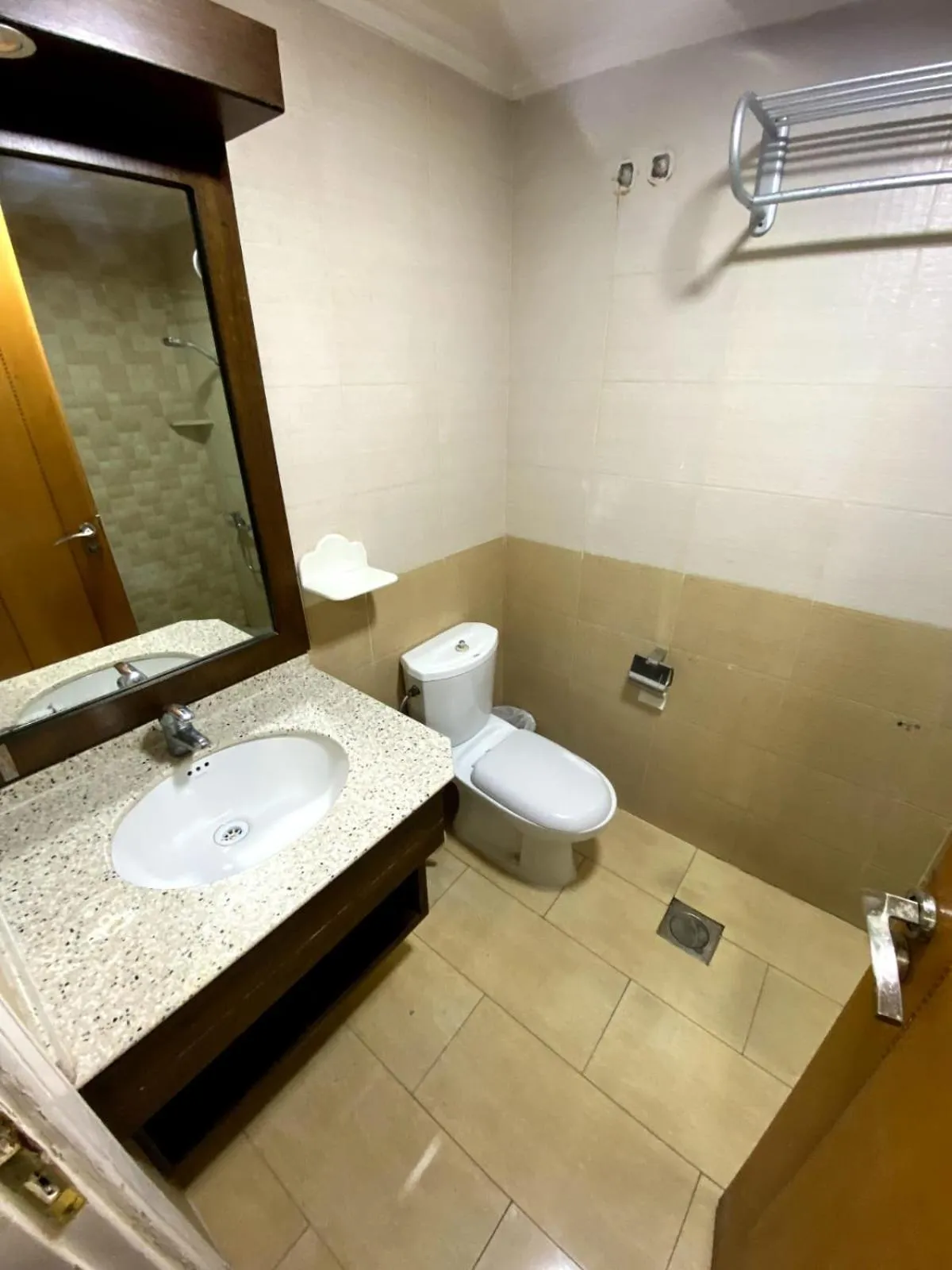 Toilet in Elysee Residence