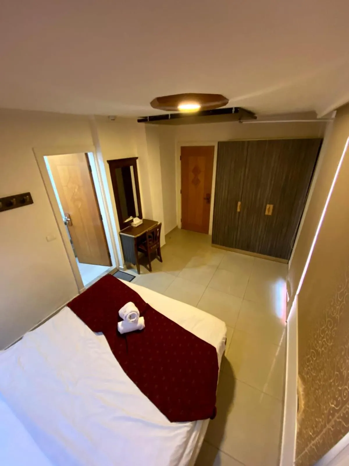 Bed in Elysee Residence