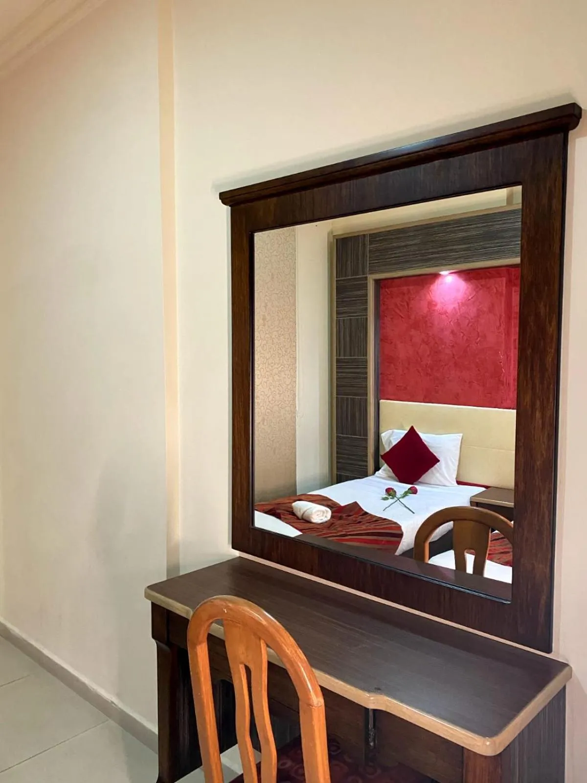 Photo of the whole room, Bed in Elysee Residence