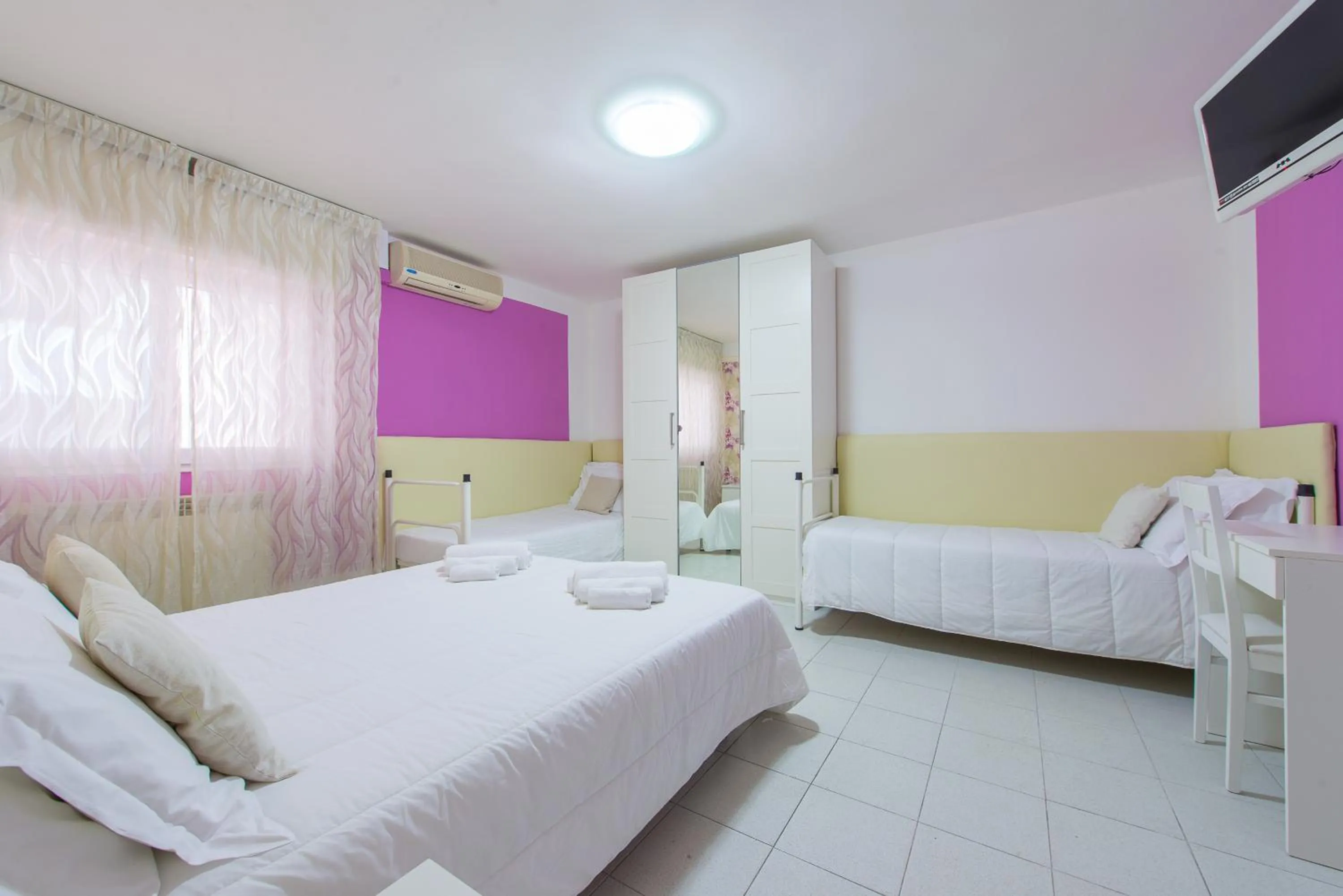 Bedroom, Bed in Hotel Galassia