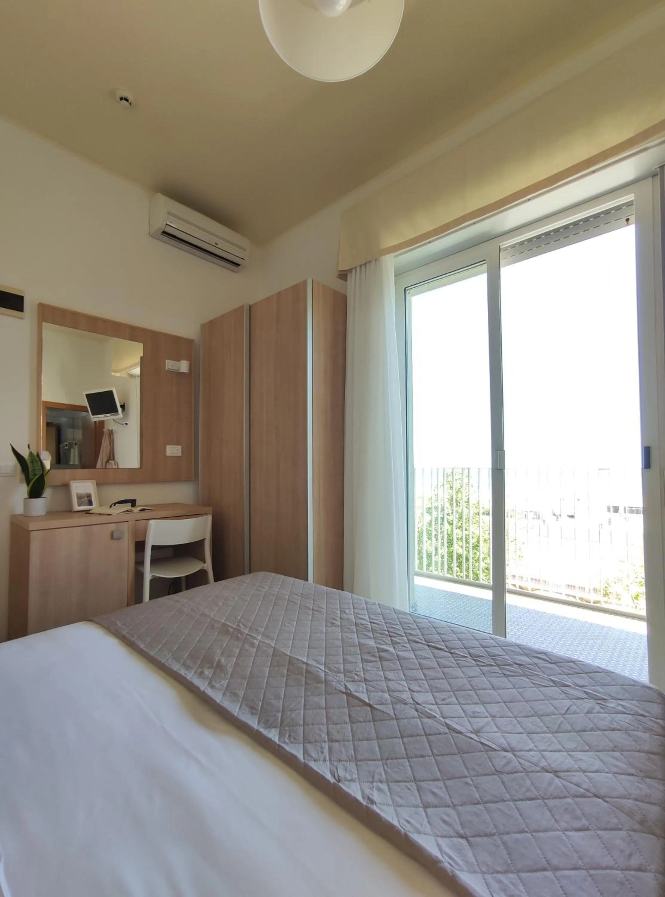 Bedroom, Bed in Hotel Galassia