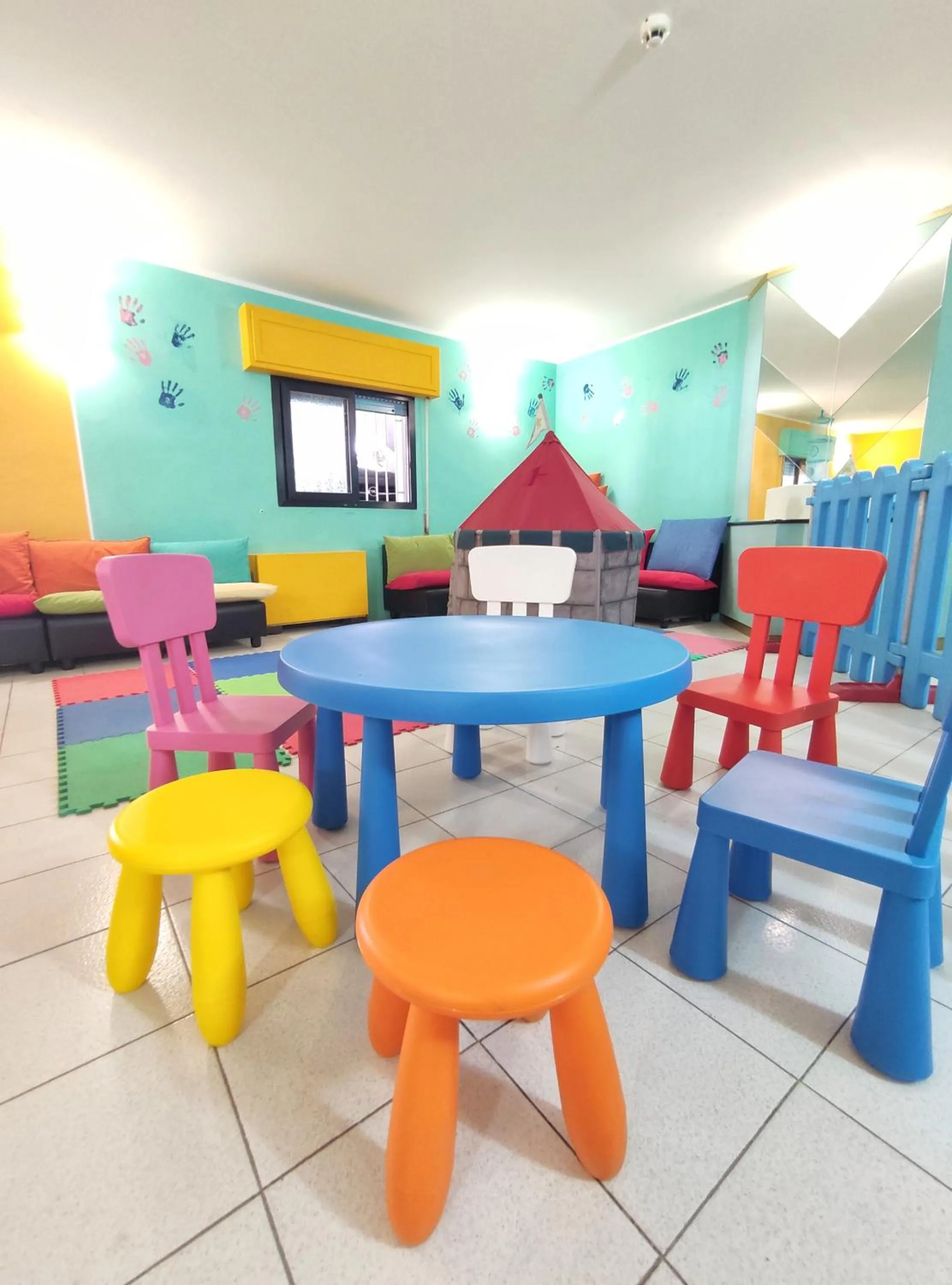 Communal lounge/ TV room in Hotel Galassia