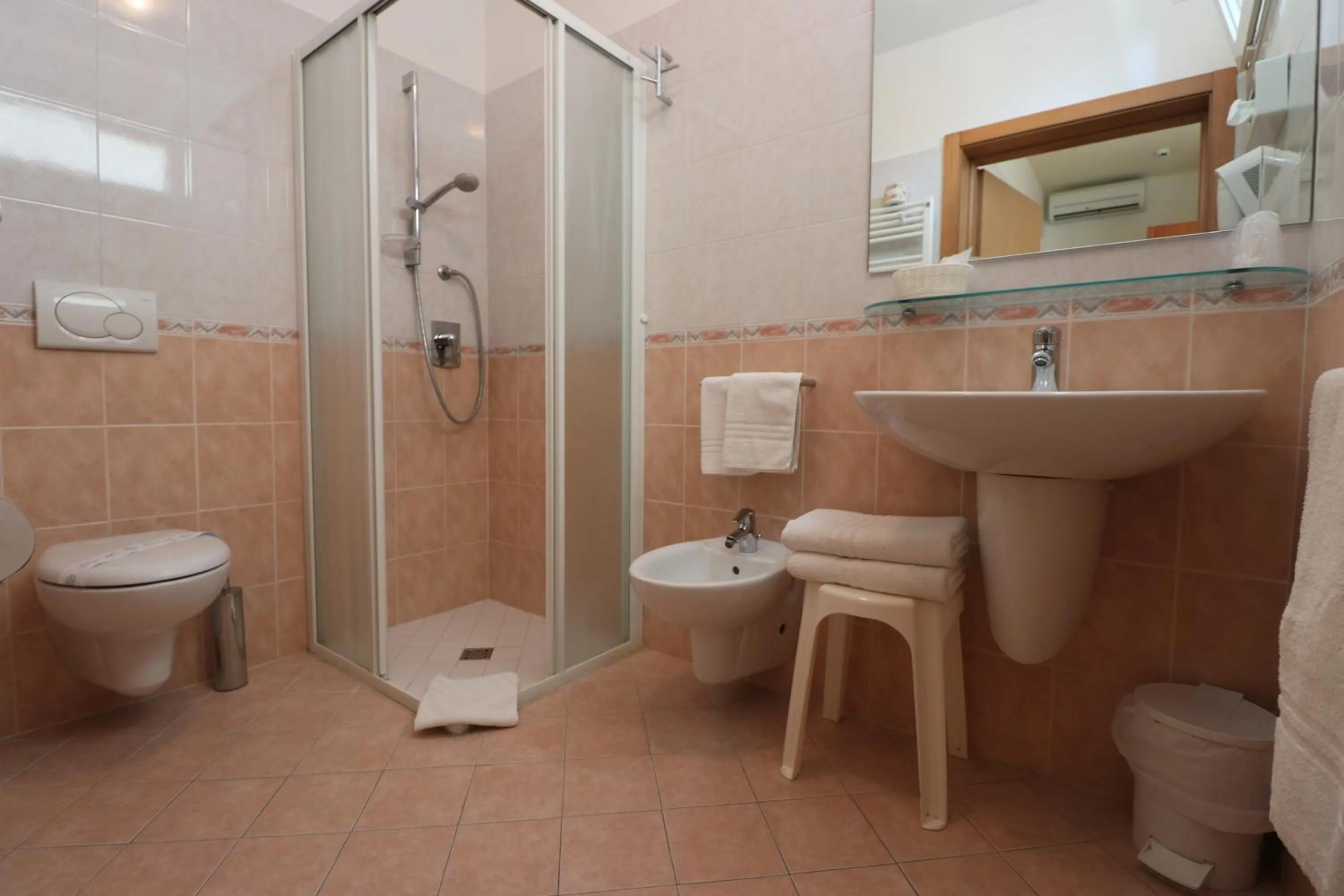 Bathroom in Hotel Galassia