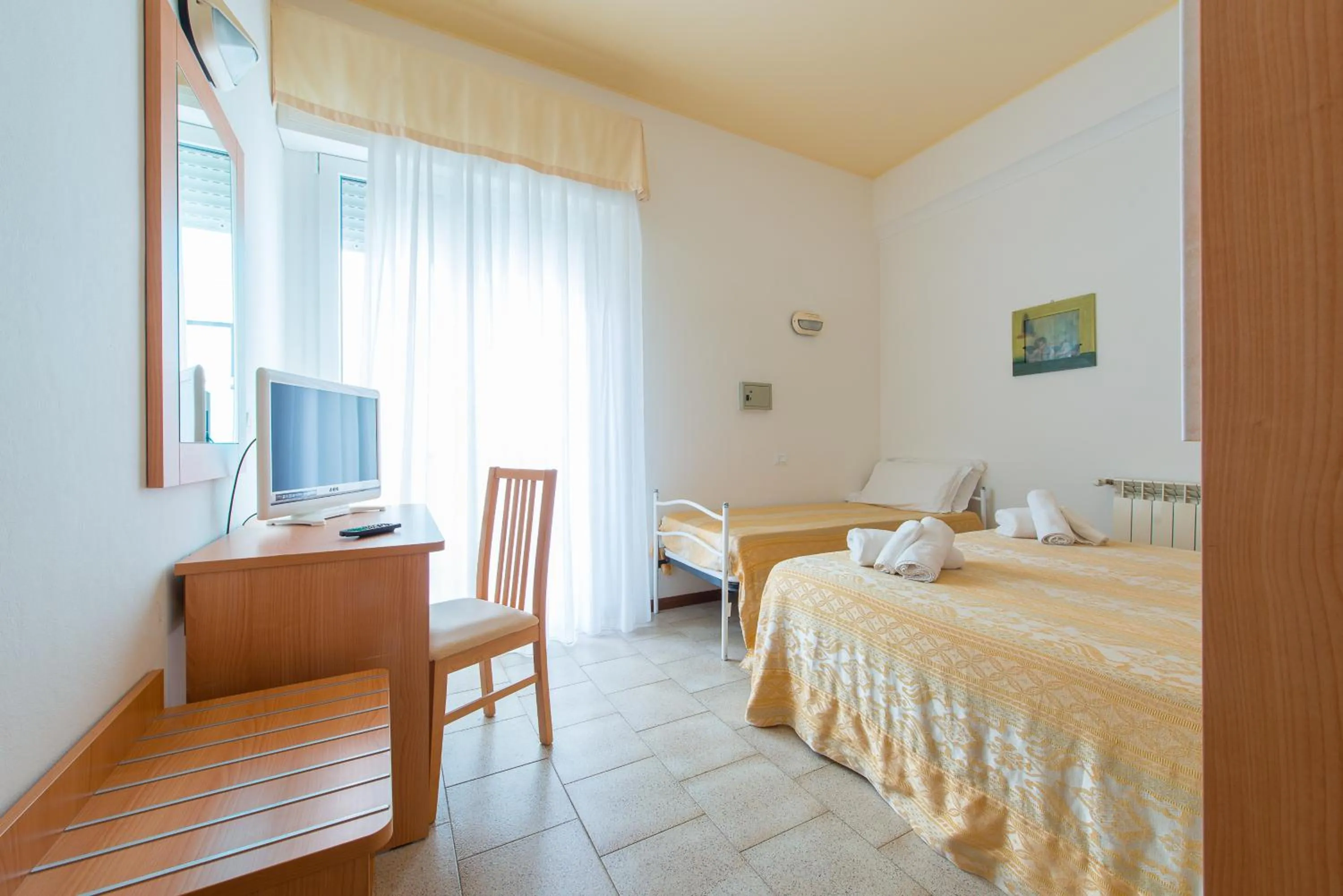 Bedroom, Bed in Hotel Galassia