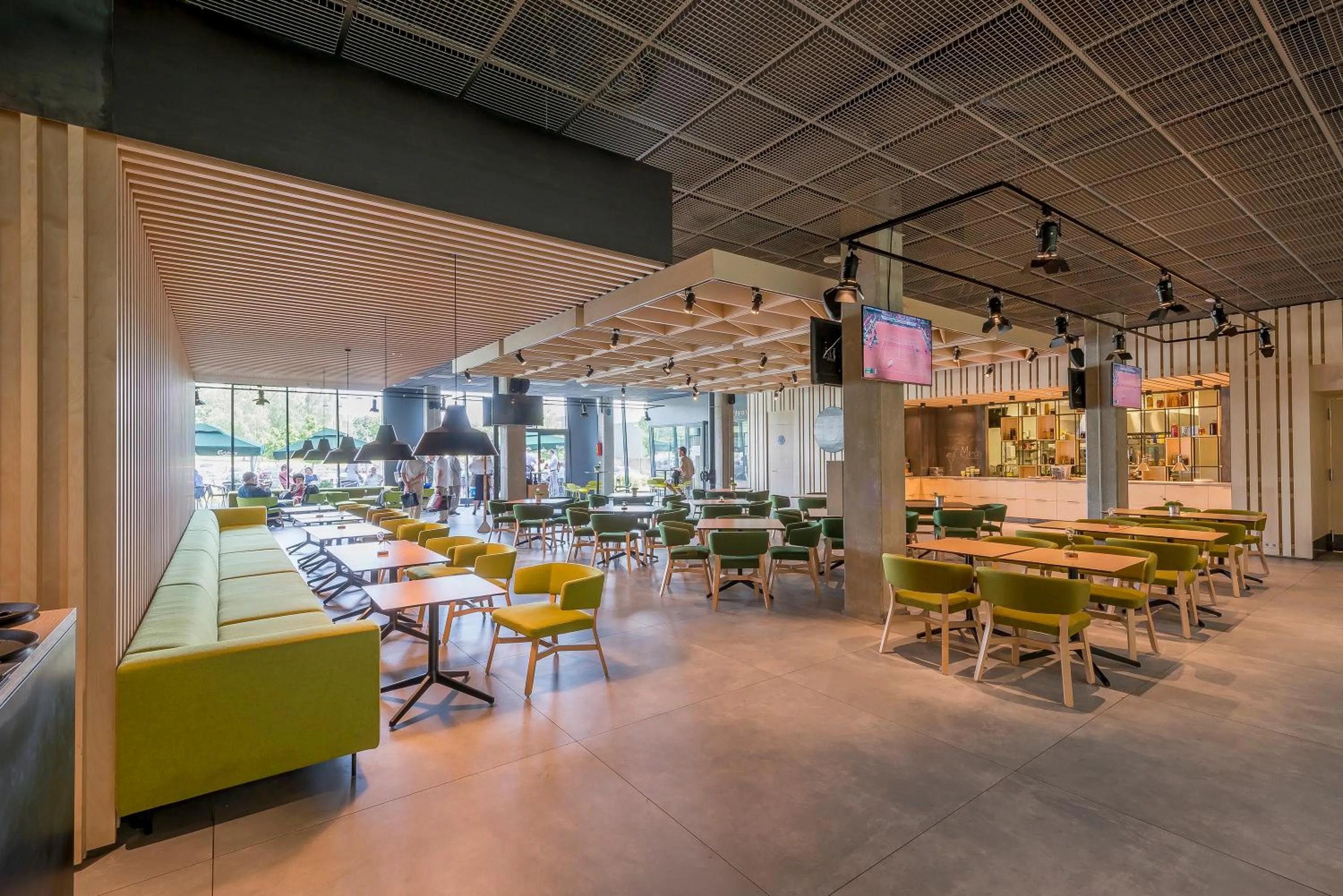 Restaurant/places to eat in Urbihop Hotel