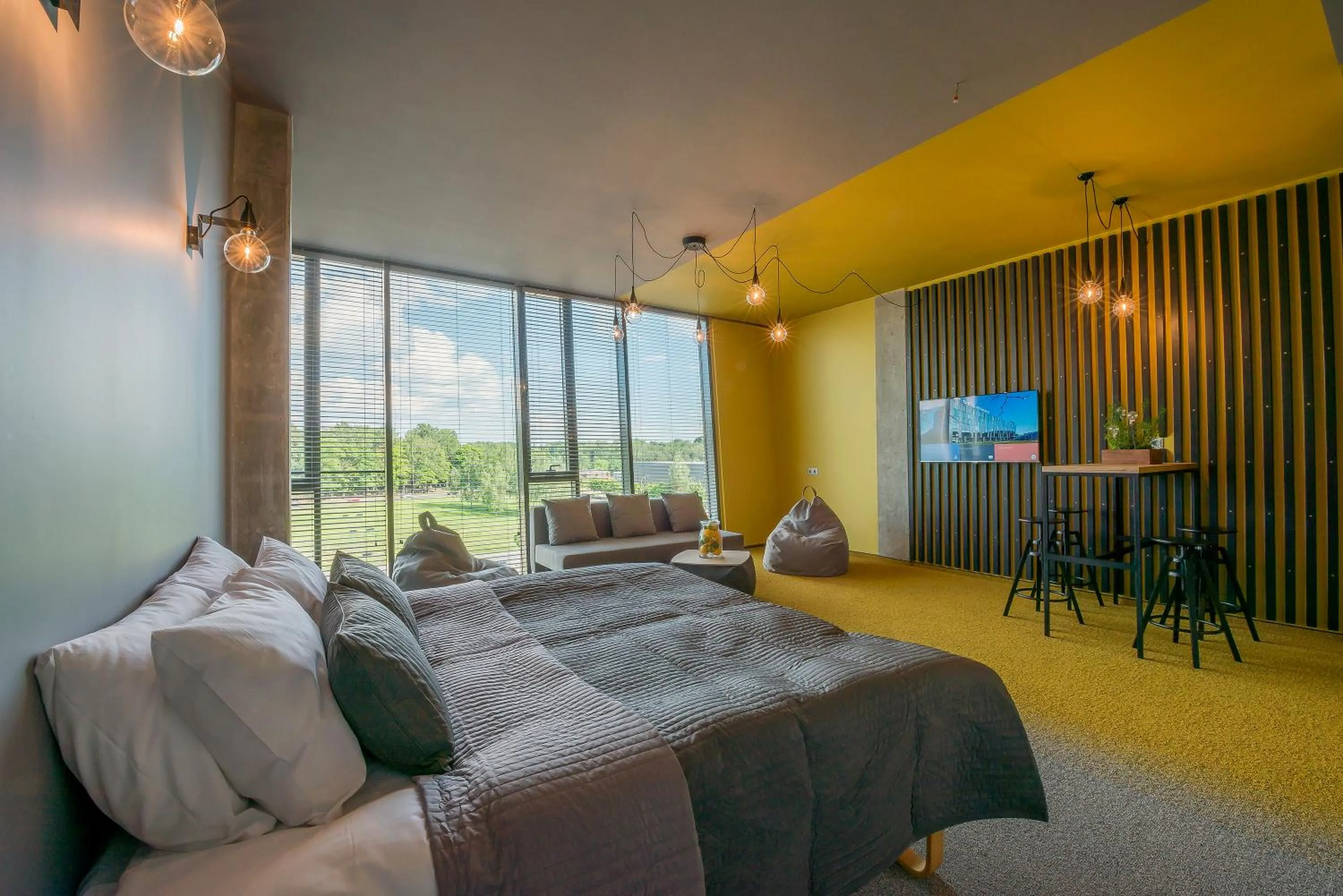 TV and multimedia, Bed in Urbihop Hotel