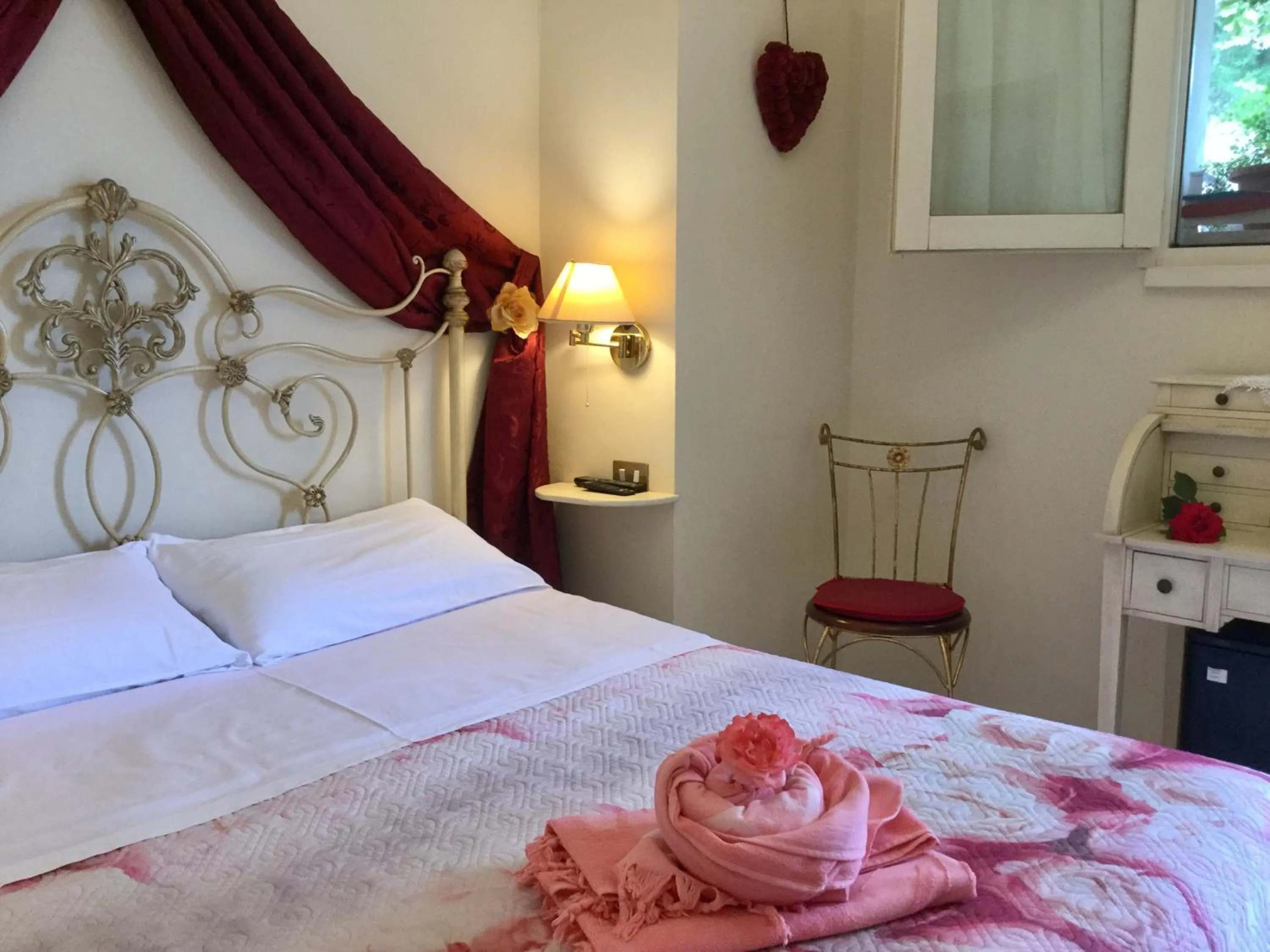 Photo of the whole room in Mirella Charming