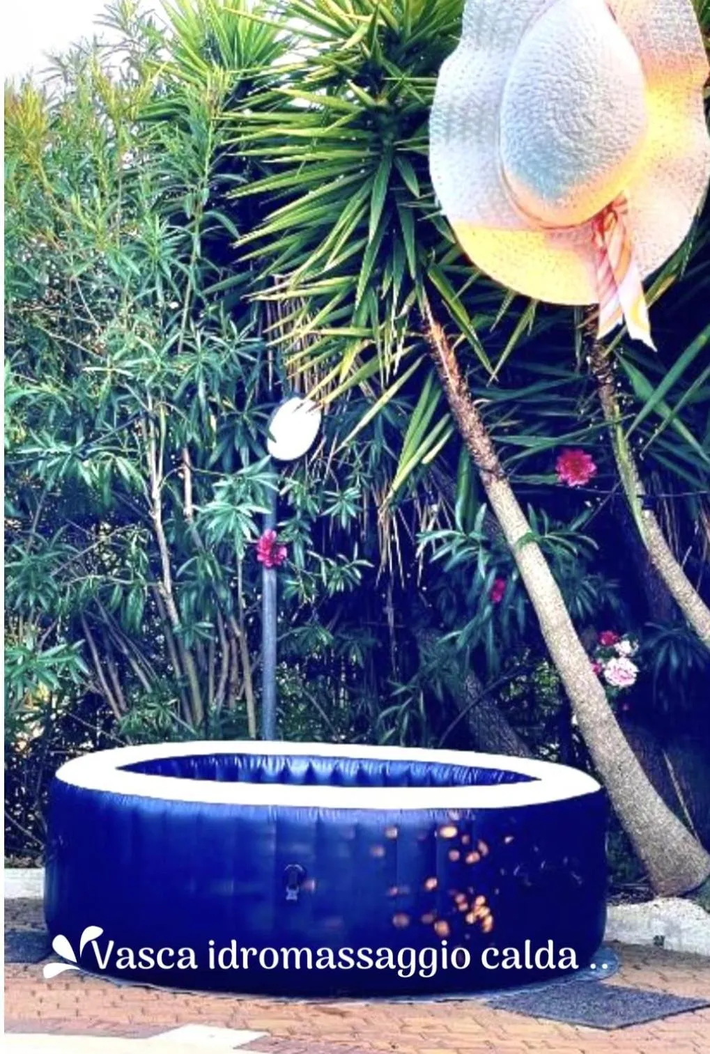 Hot Tub in Mirella Charming