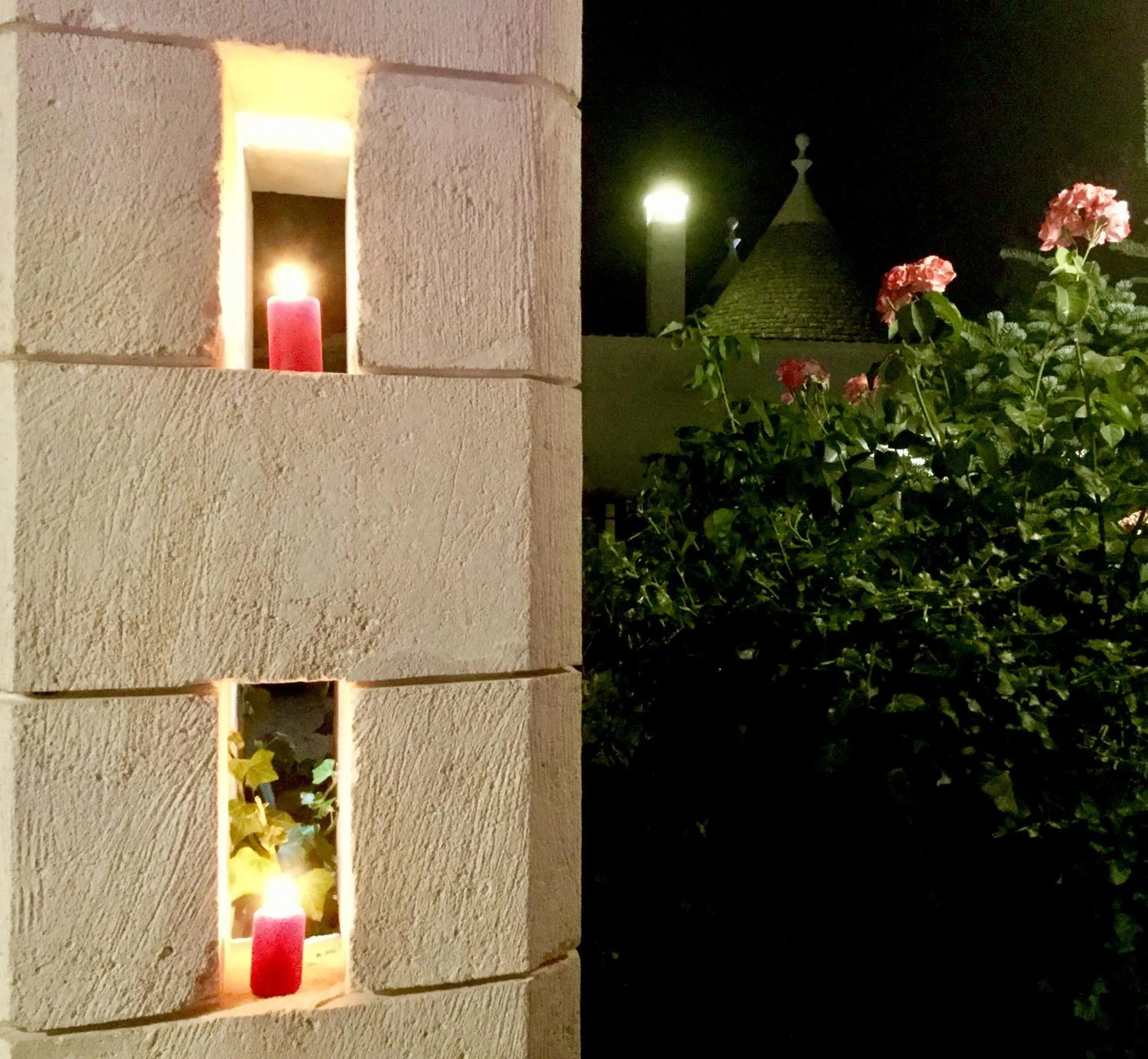 Decorative detail in Mirella Charming