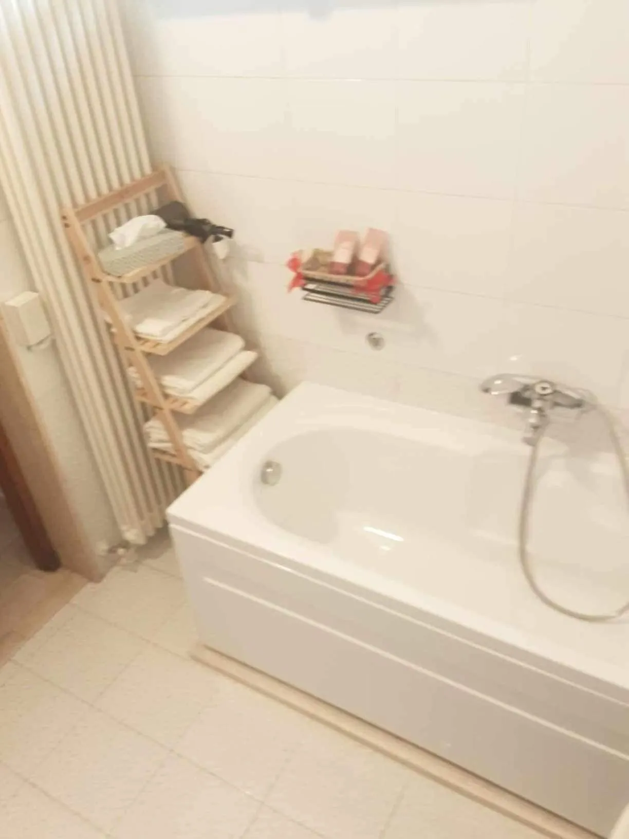 Bath in Mirella Charming