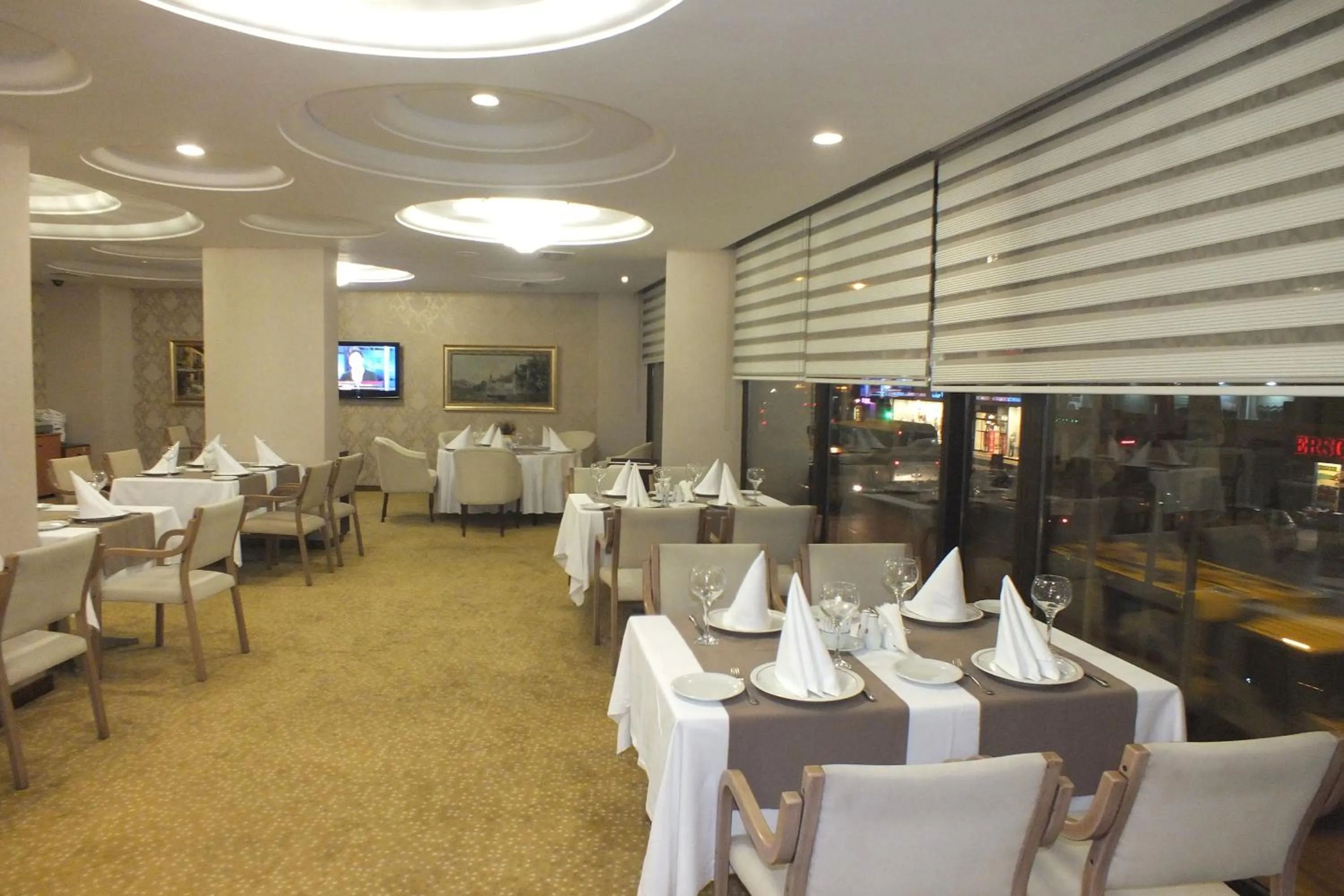 Restaurant/places to eat in Park Royal