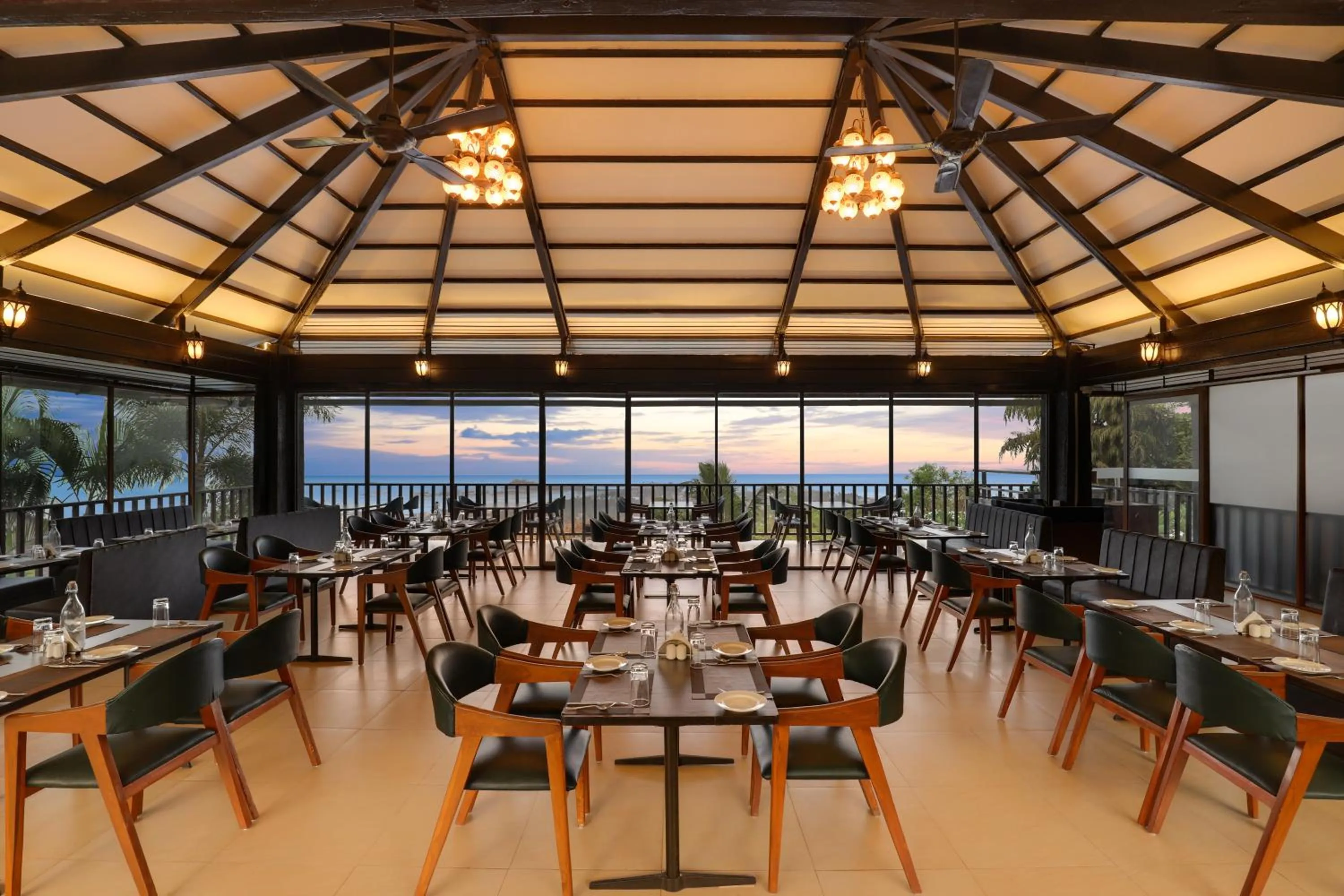 Restaurant/places to eat in Lemon Tree Hotel, Dapoli