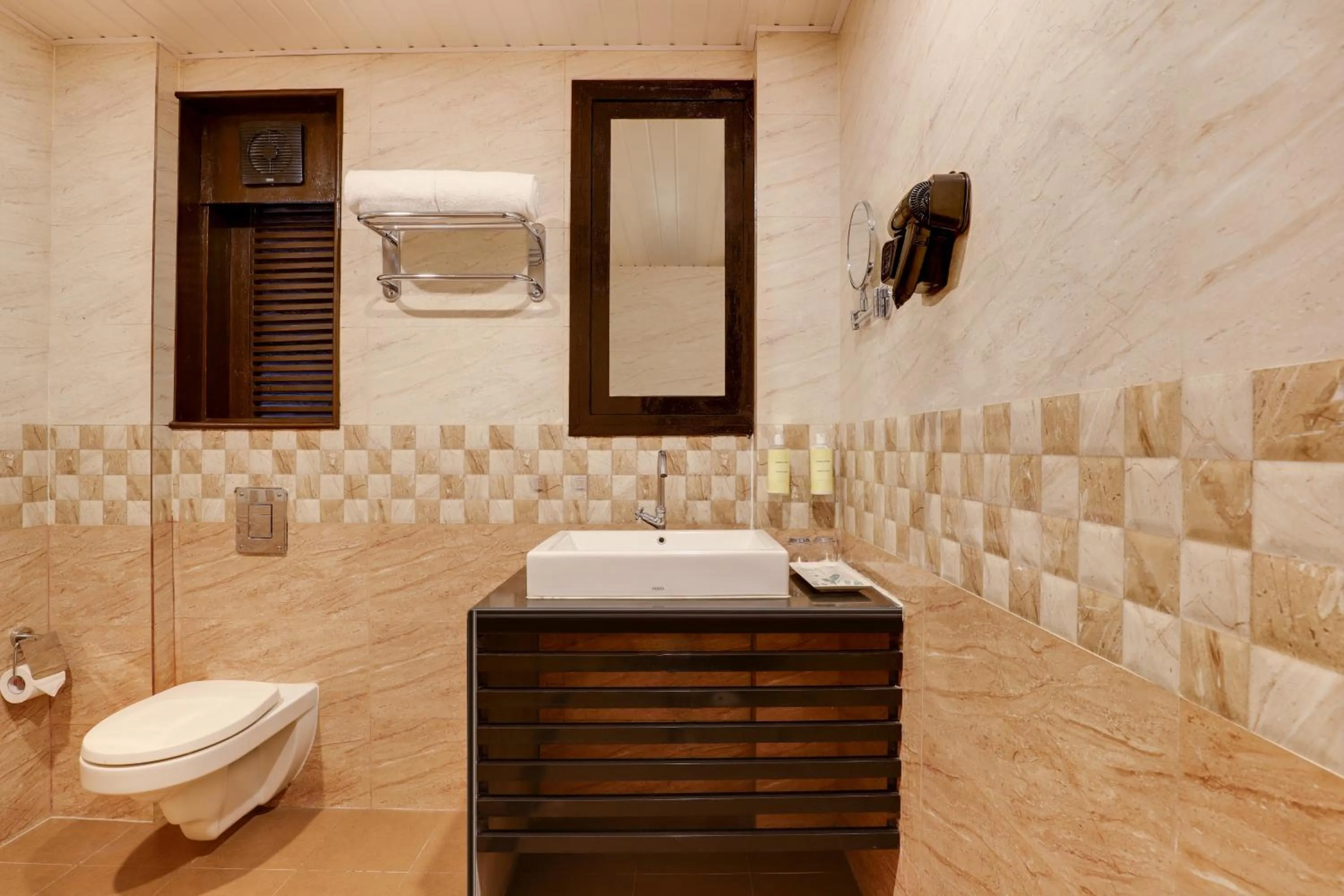 Lemon Tree Hotel, Dapoli