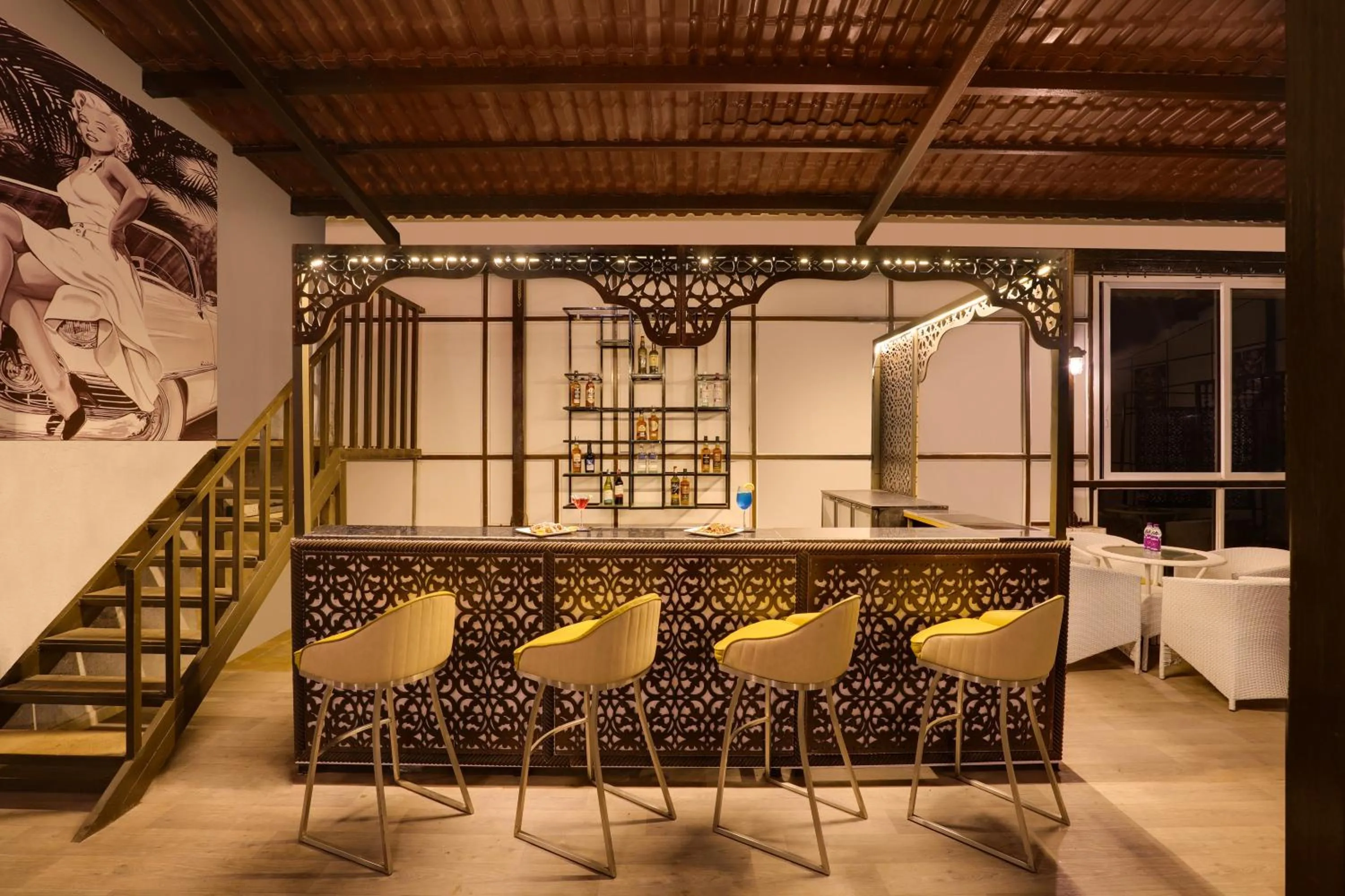 Lounge or bar in Lemon Tree Hotel, Dapoli