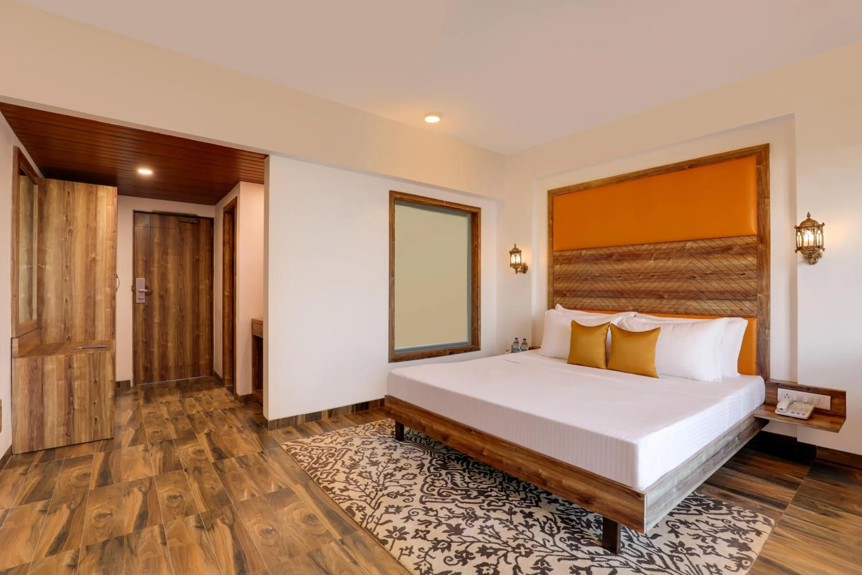 Bedroom, Bed in Lemon Tree Hotel, Dapoli