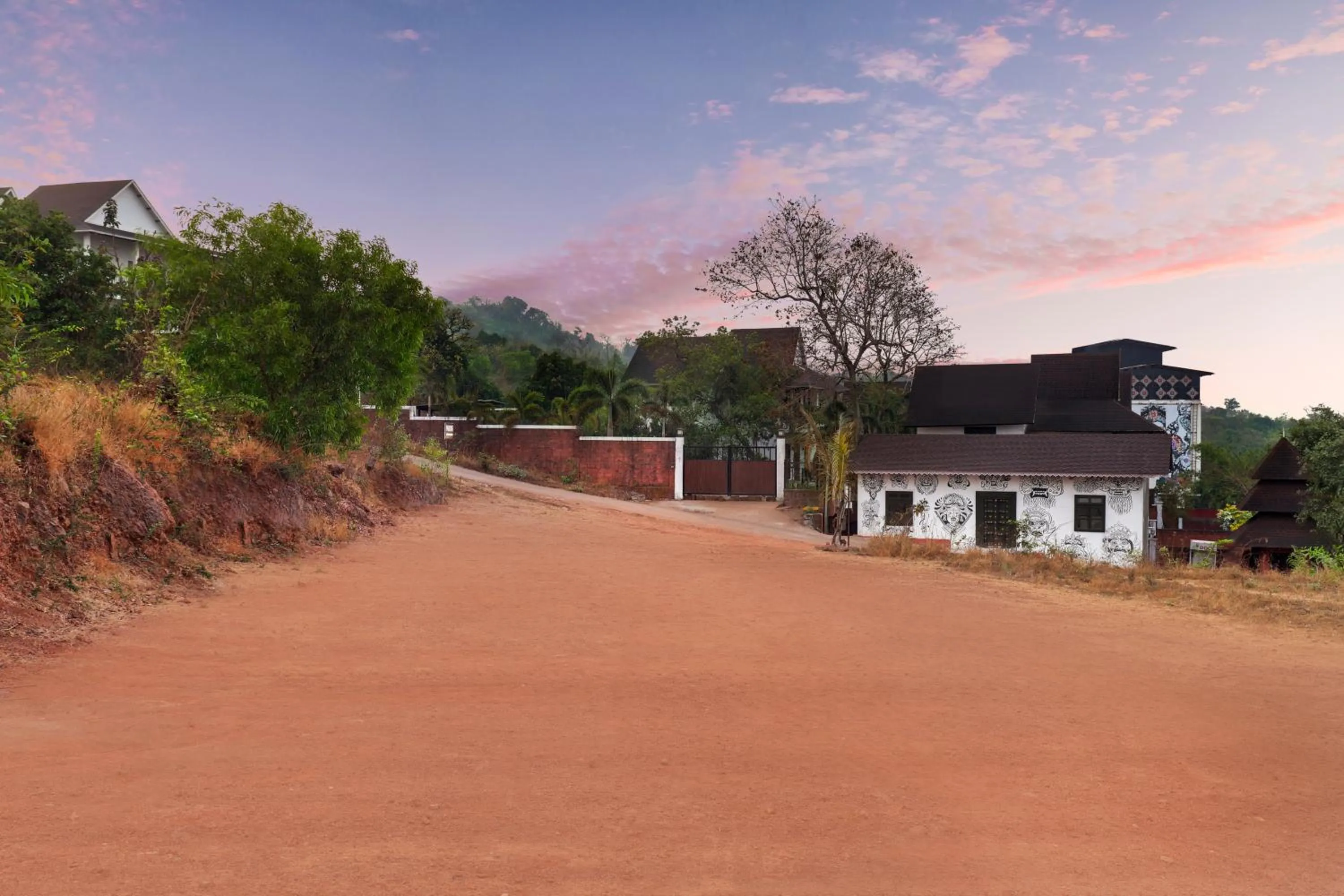 Parking in Lemon Tree Hotel, Dapoli