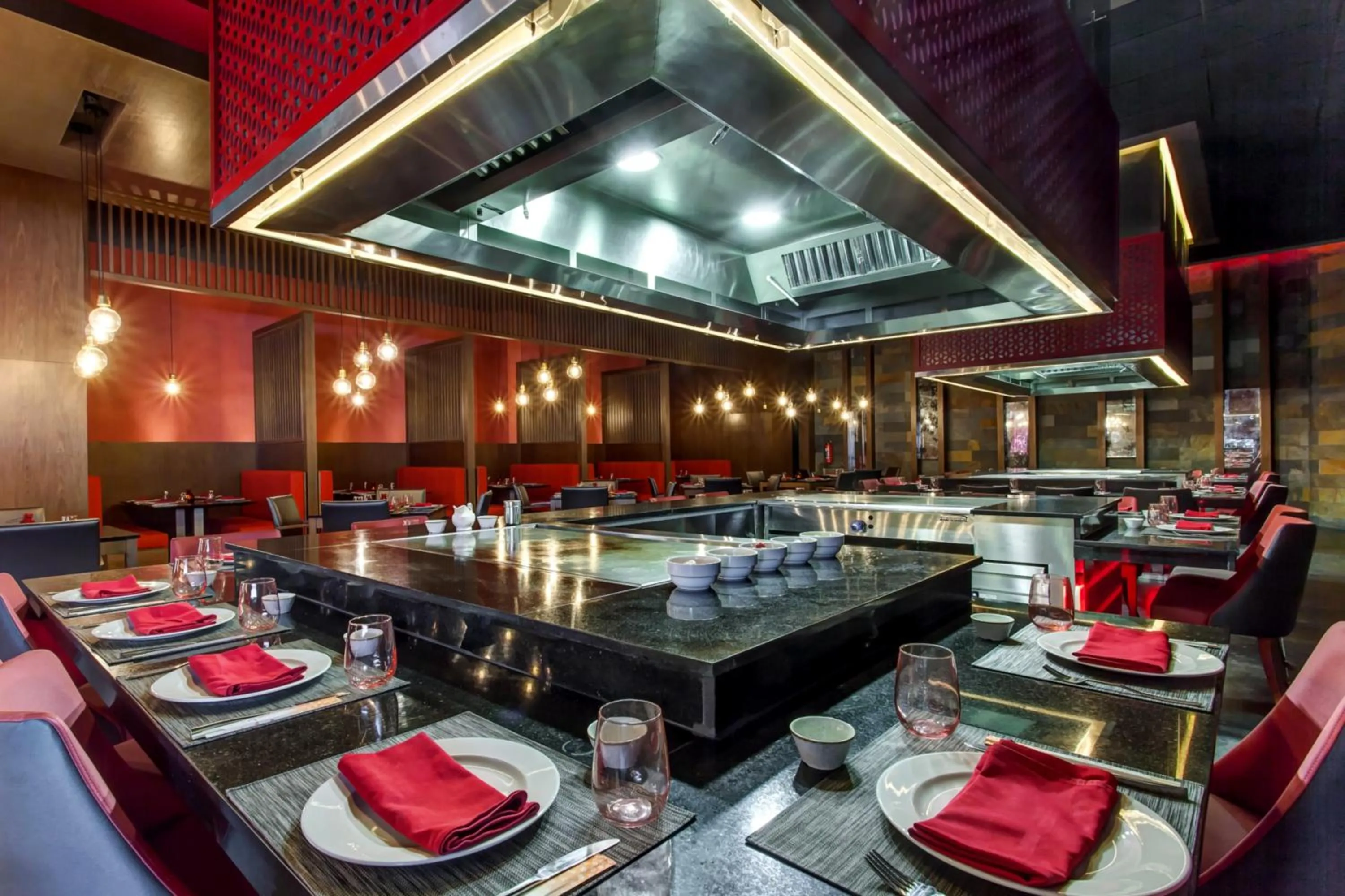 Restaurant/places to eat in Royalton Bavaro, An Autograph Collection All-Inclusive Resort & Casino