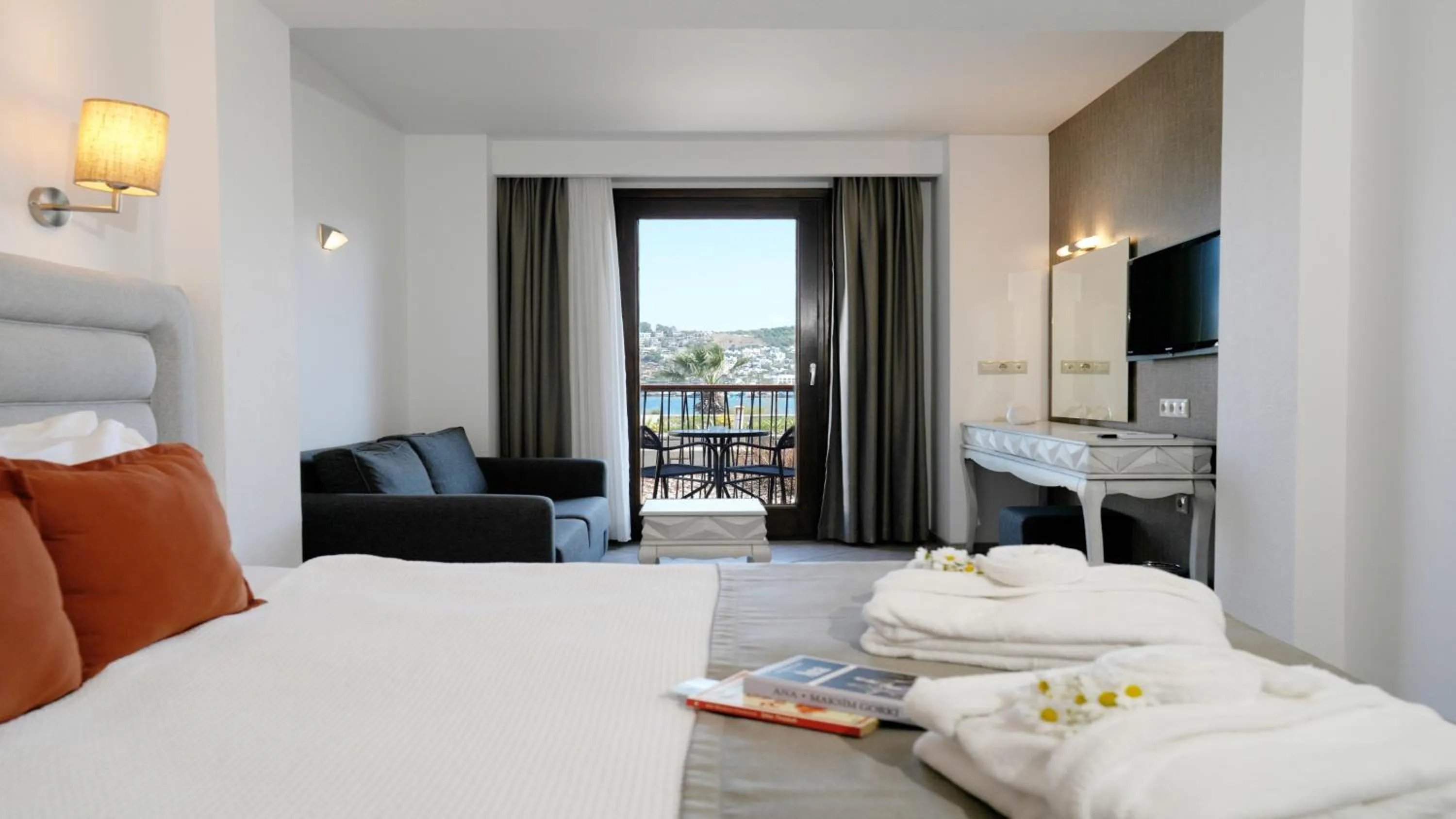 View (from property/room), Bed in Costa Farilya Special Class Hotel Bodrum