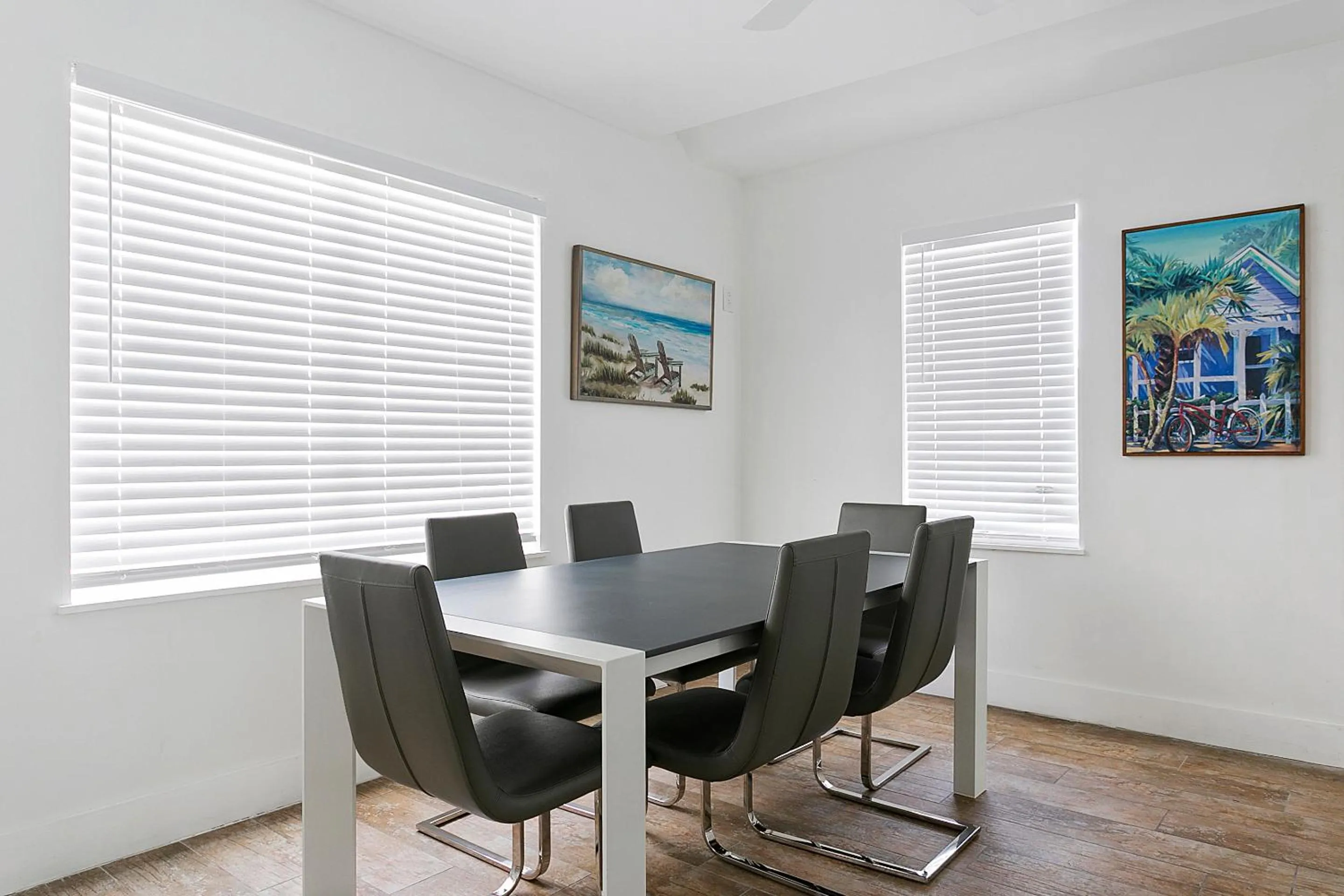 Dining area in Blue Sky