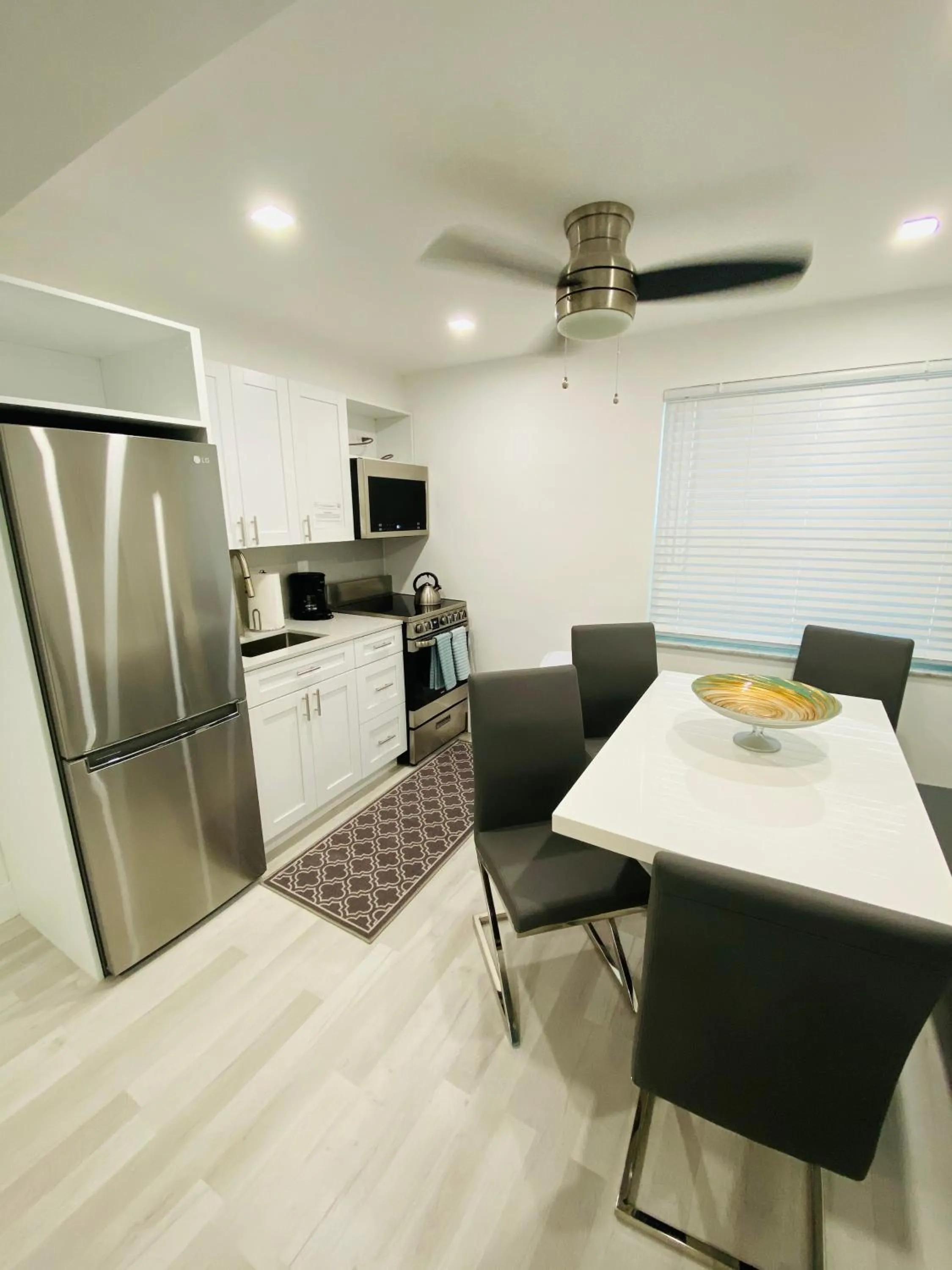 Kitchen or kitchenette in Blue Sky