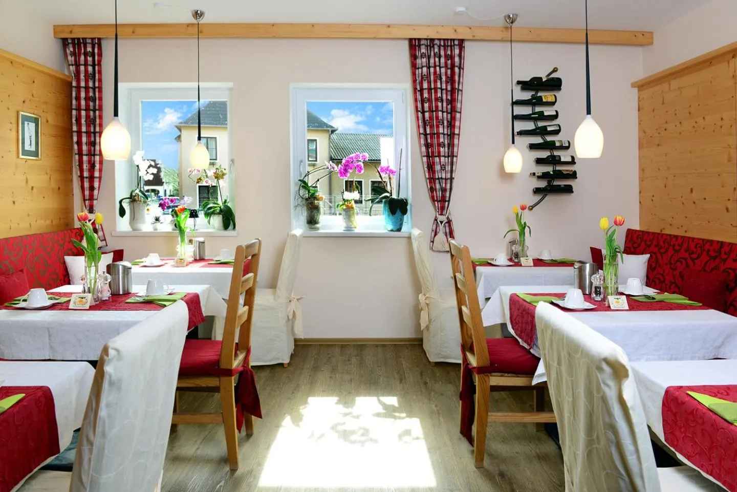 Restaurant/places to eat in Das WeinQuadrat - boutique stay