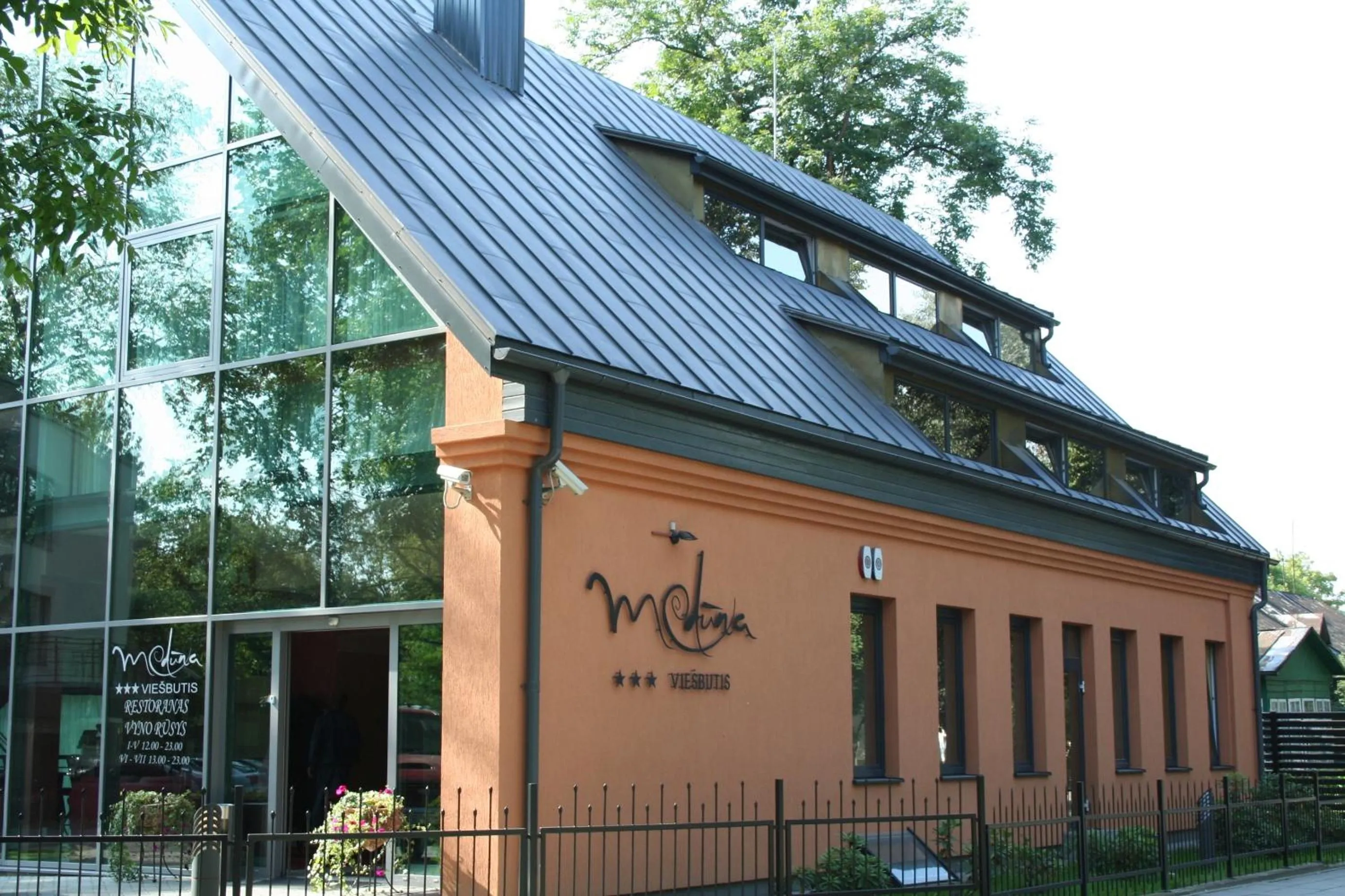 Facade/entrance in Hotel Medūna