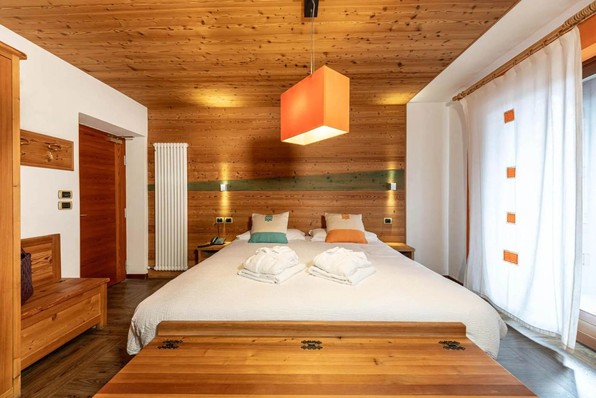 Bedroom, Bed in Hotel Isolabella Wellness