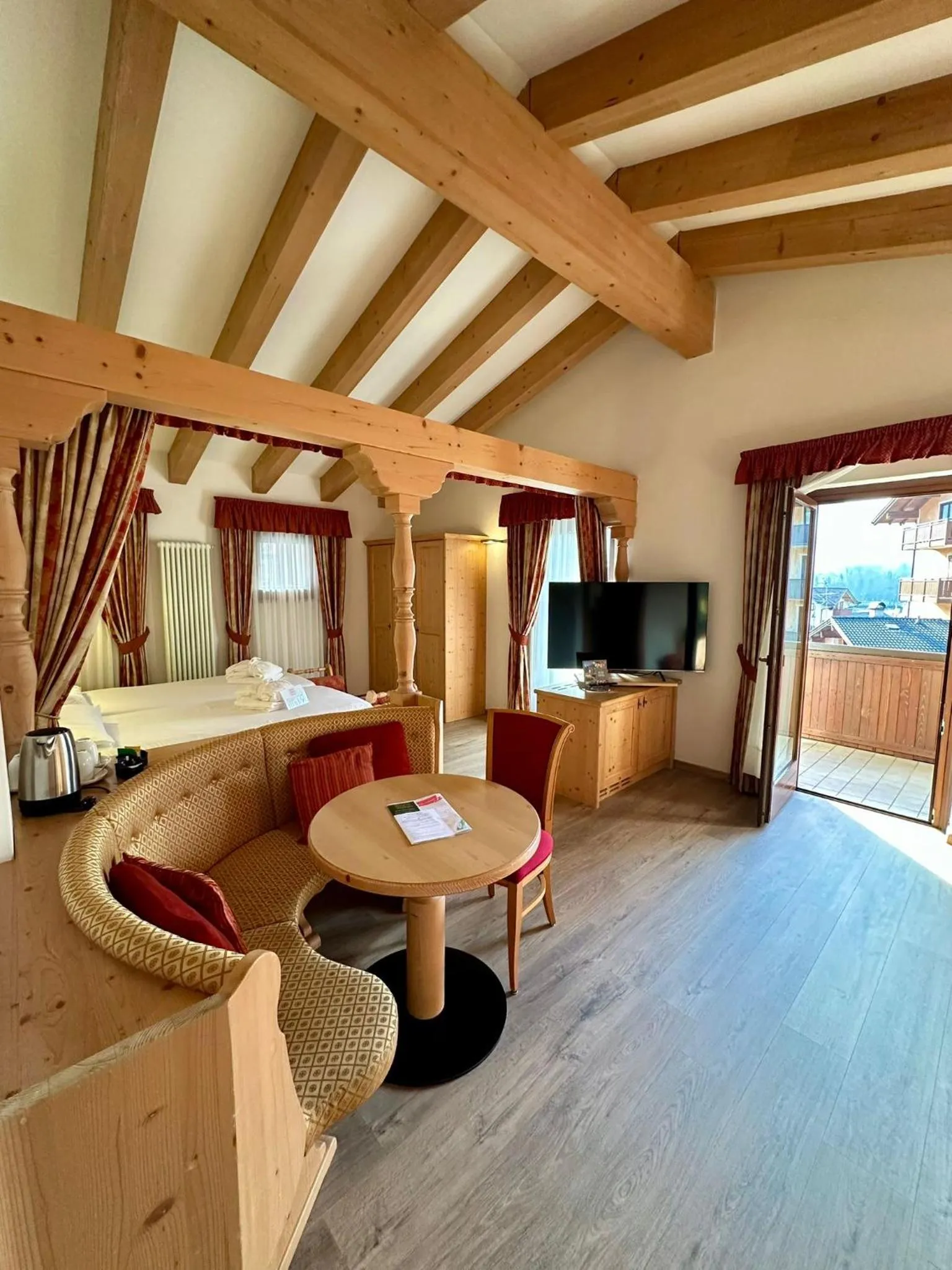 TV and multimedia in Hotel Isolabella Wellness