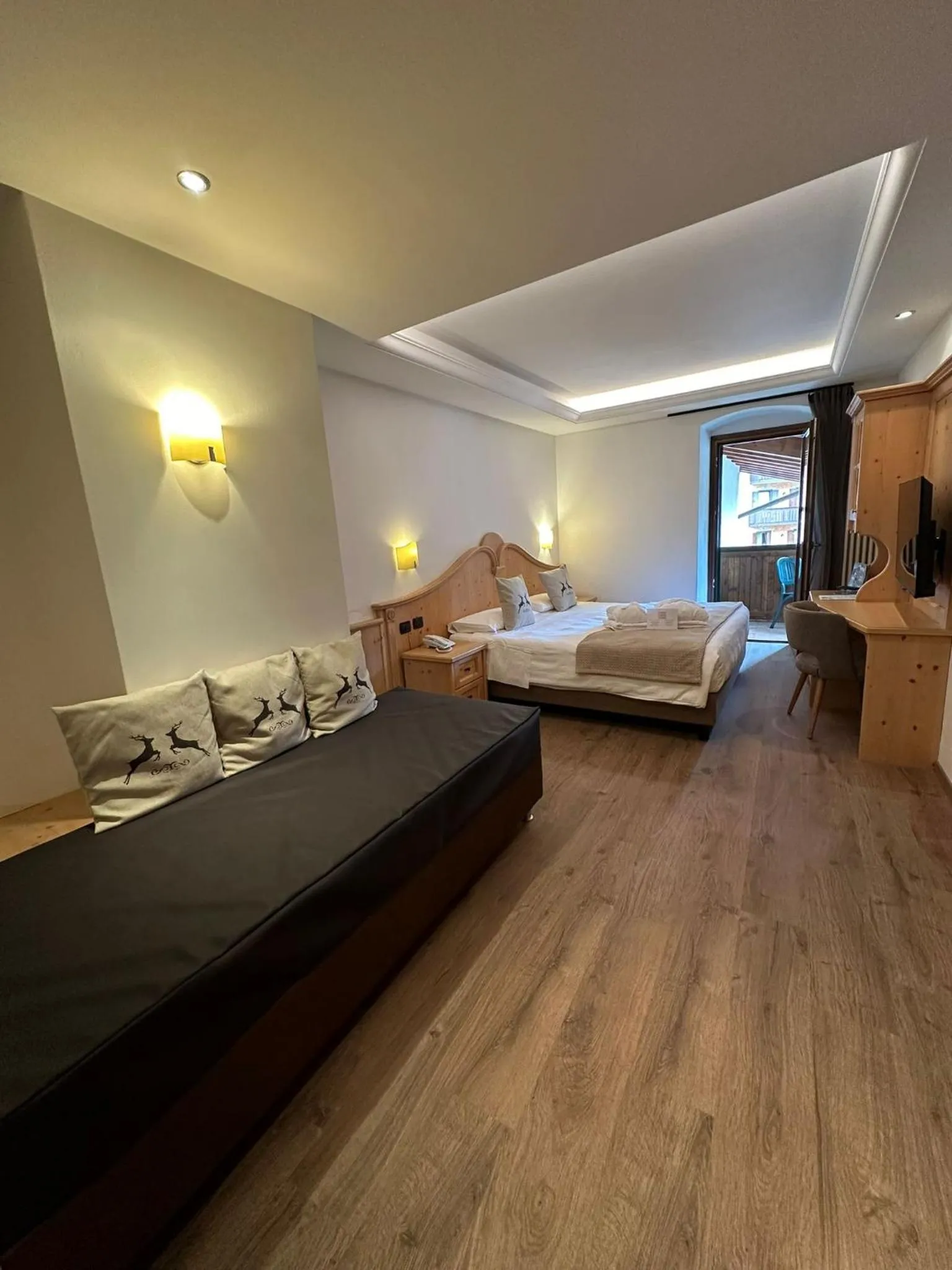 Bedroom, Bed in Hotel Isolabella Wellness