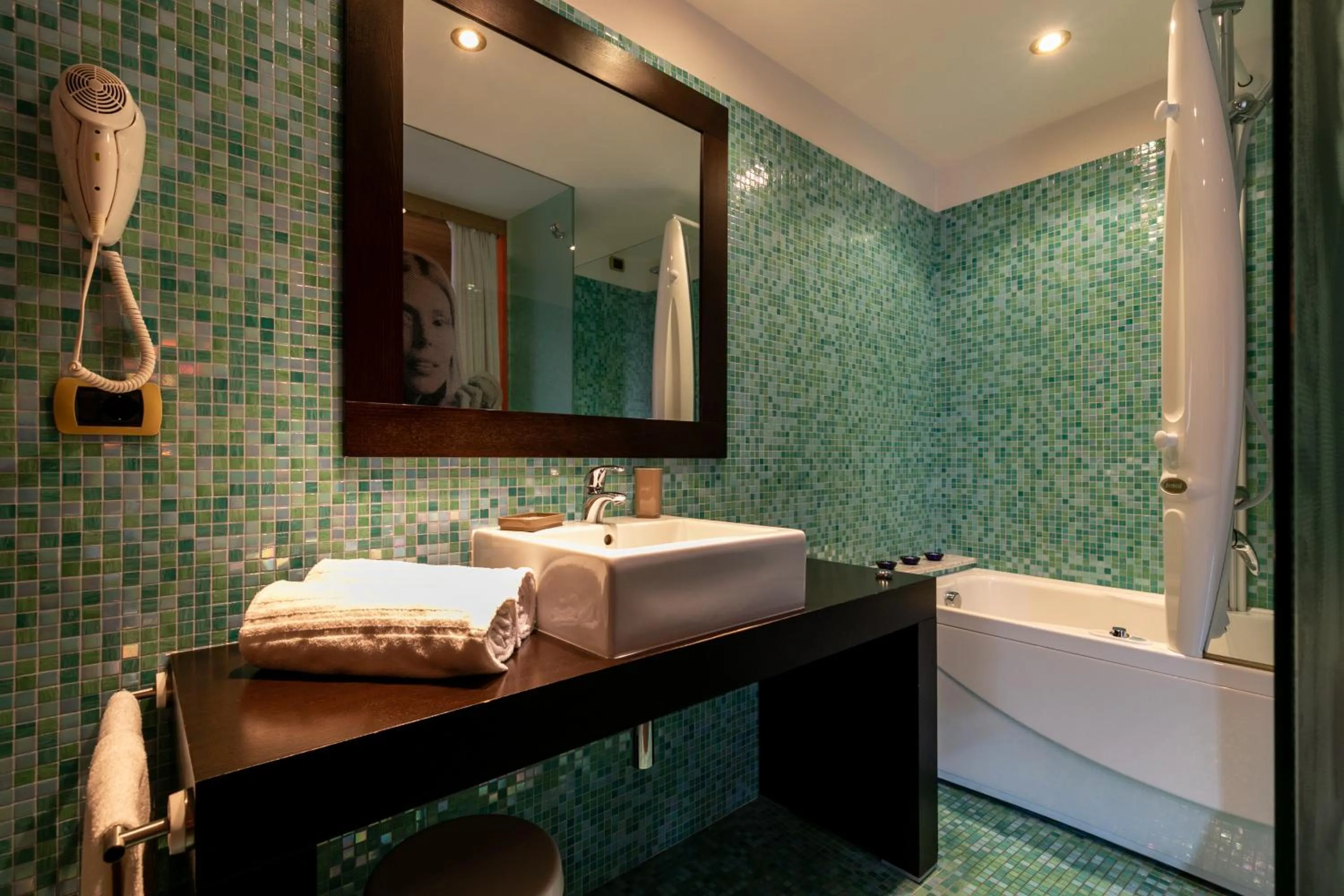 Hot Tub, Bed in Hotel Isolabella Wellness