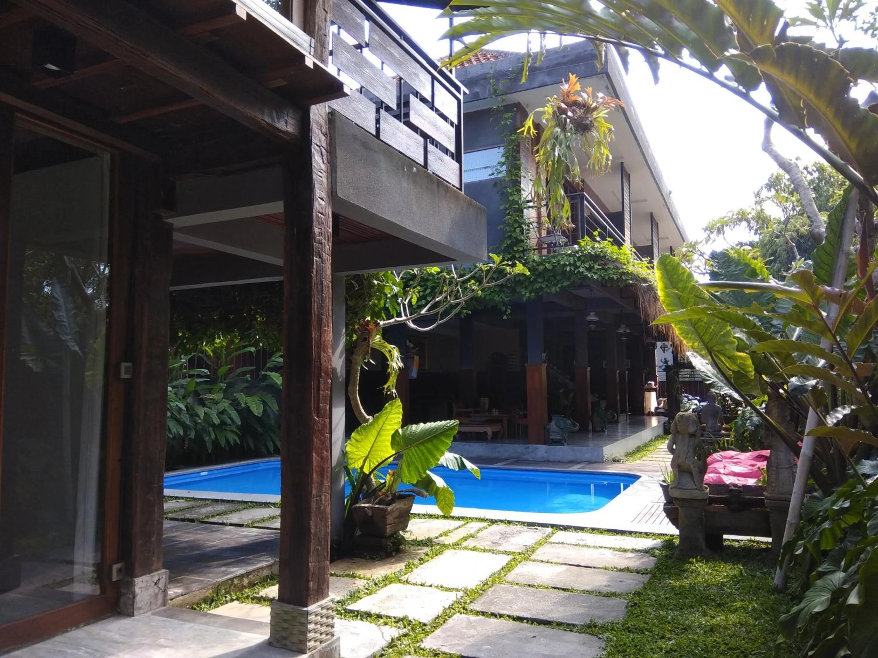 Swimming pool in Kencana Ubud by Mahaputra
