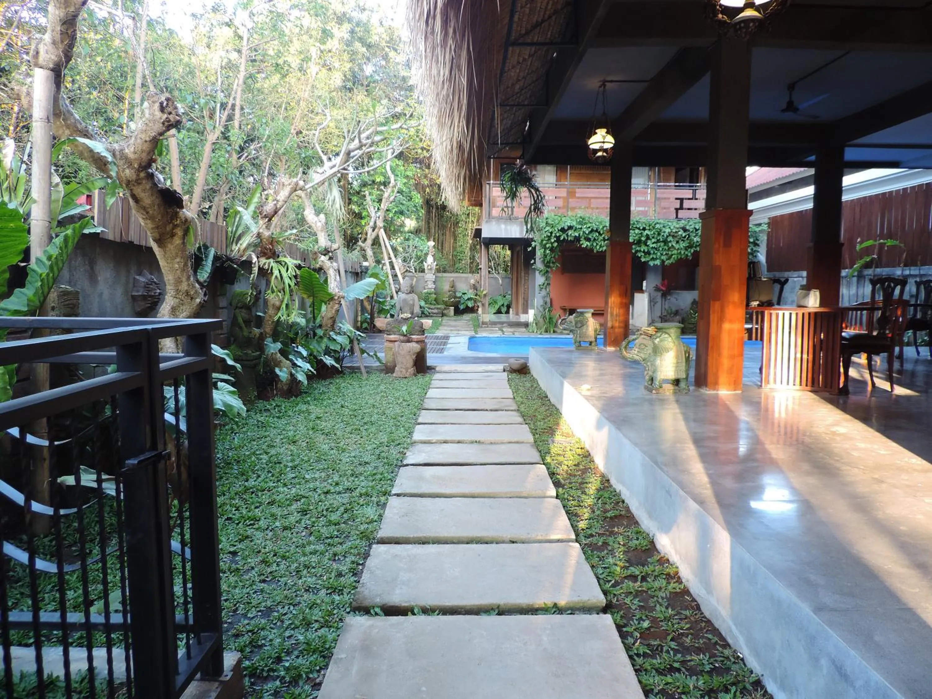 Garden in Kencana Ubud by Mahaputra